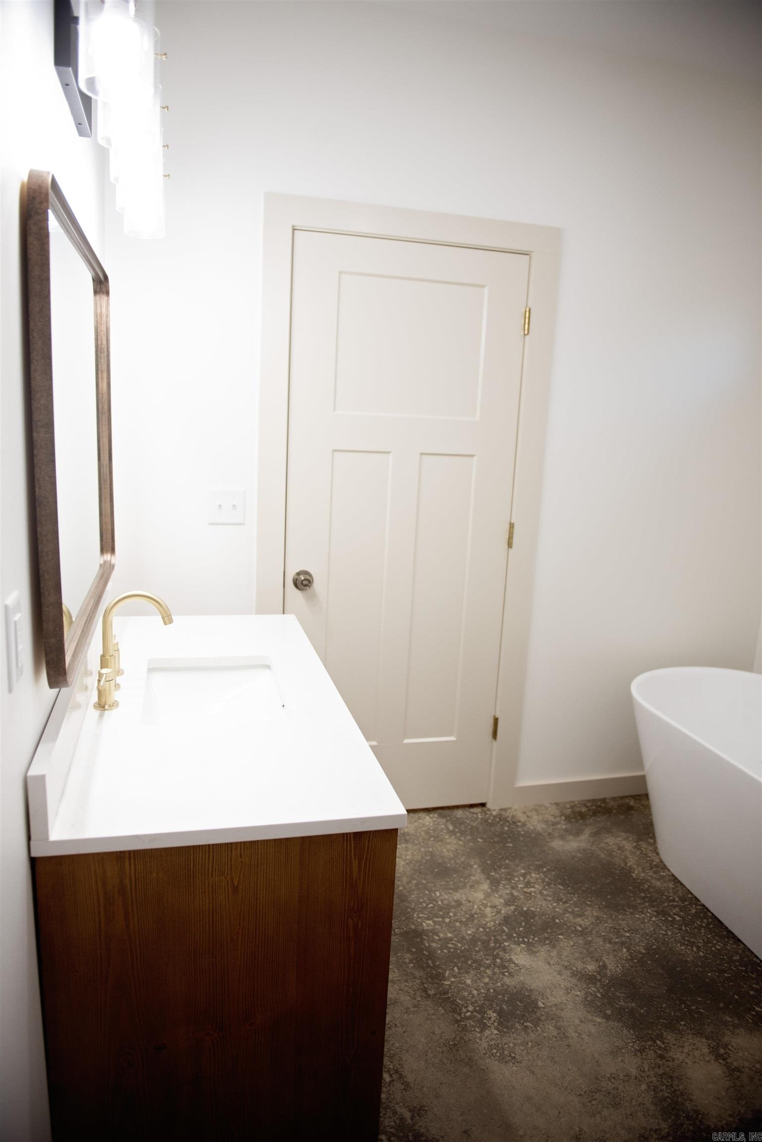 SHIRLEY - Residential