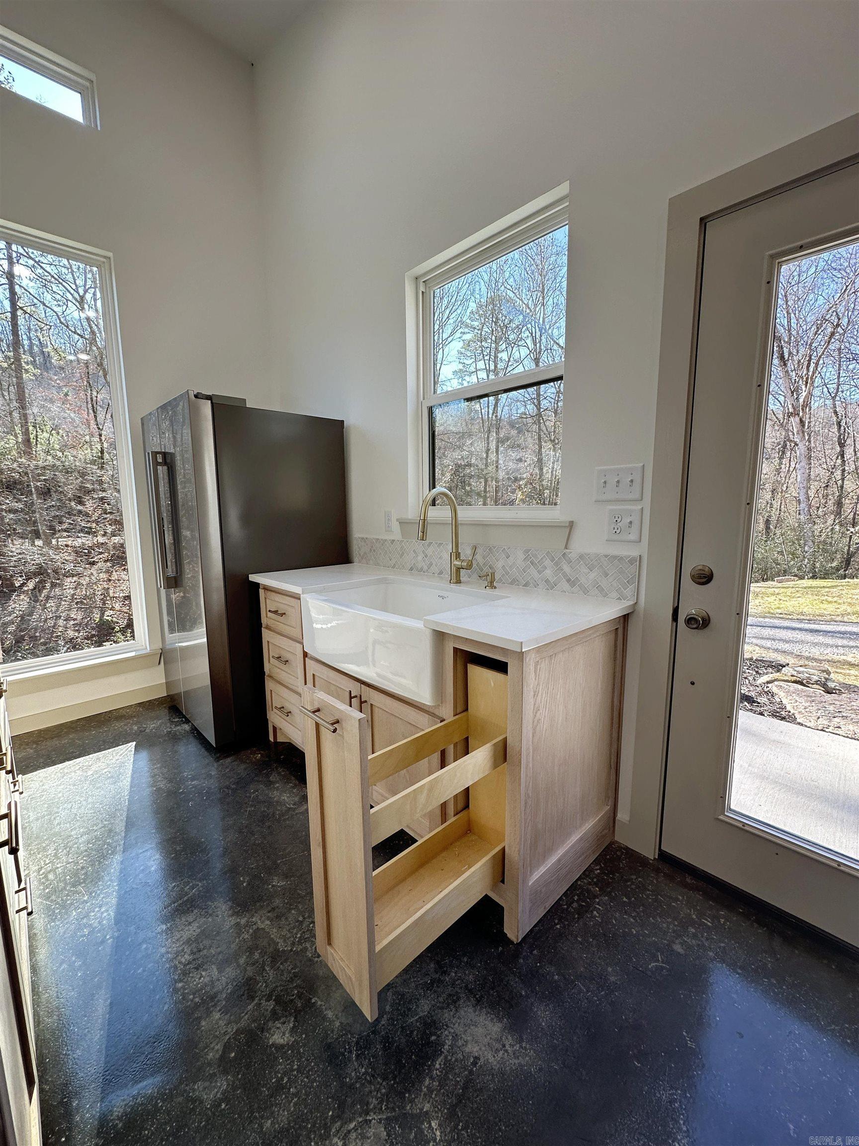 SHIRLEY - Residential