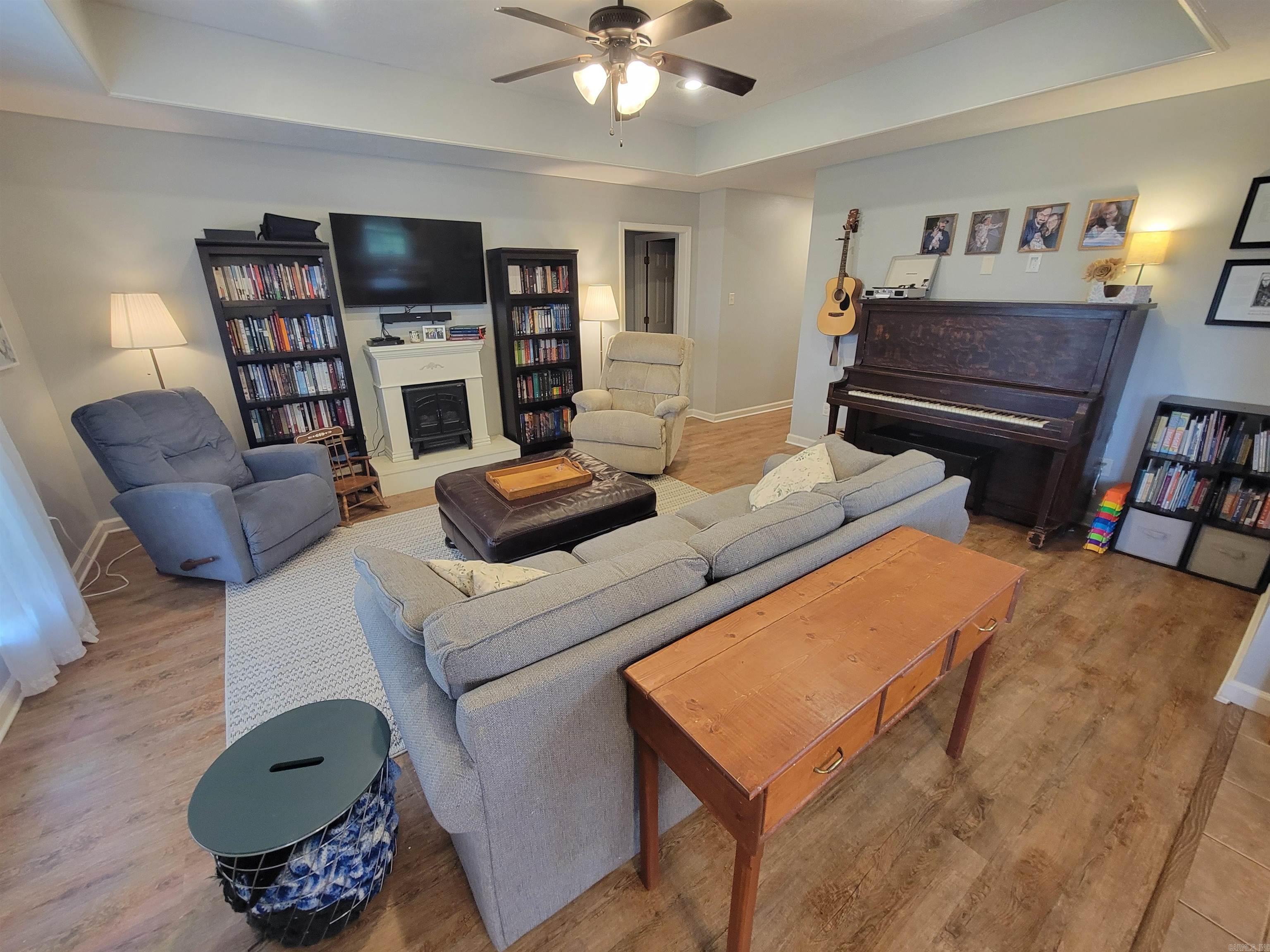 BROWNSTONE - Residential