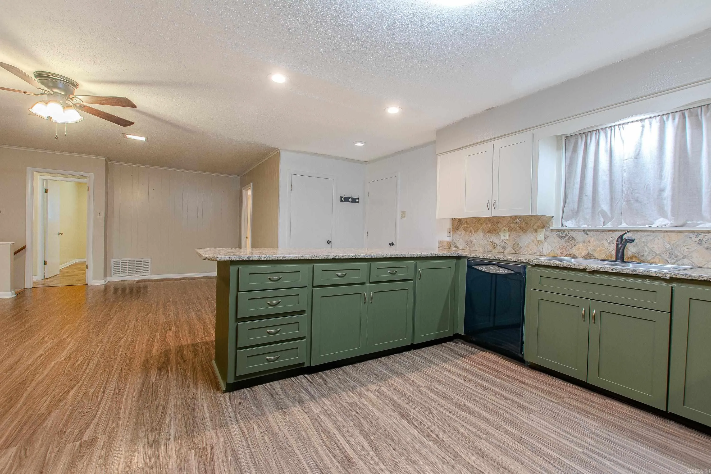 North Little Rock, Arkansas 72116, United States, 4 Bedrooms Bedrooms, ,3 BathroomsBathrooms,Residential,Active,182664