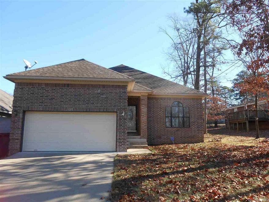 Very nice 3 bedroom, 2 bath home conveniently located only minutes from shopping centers. Spacious floor plan with stainless steel appliances.