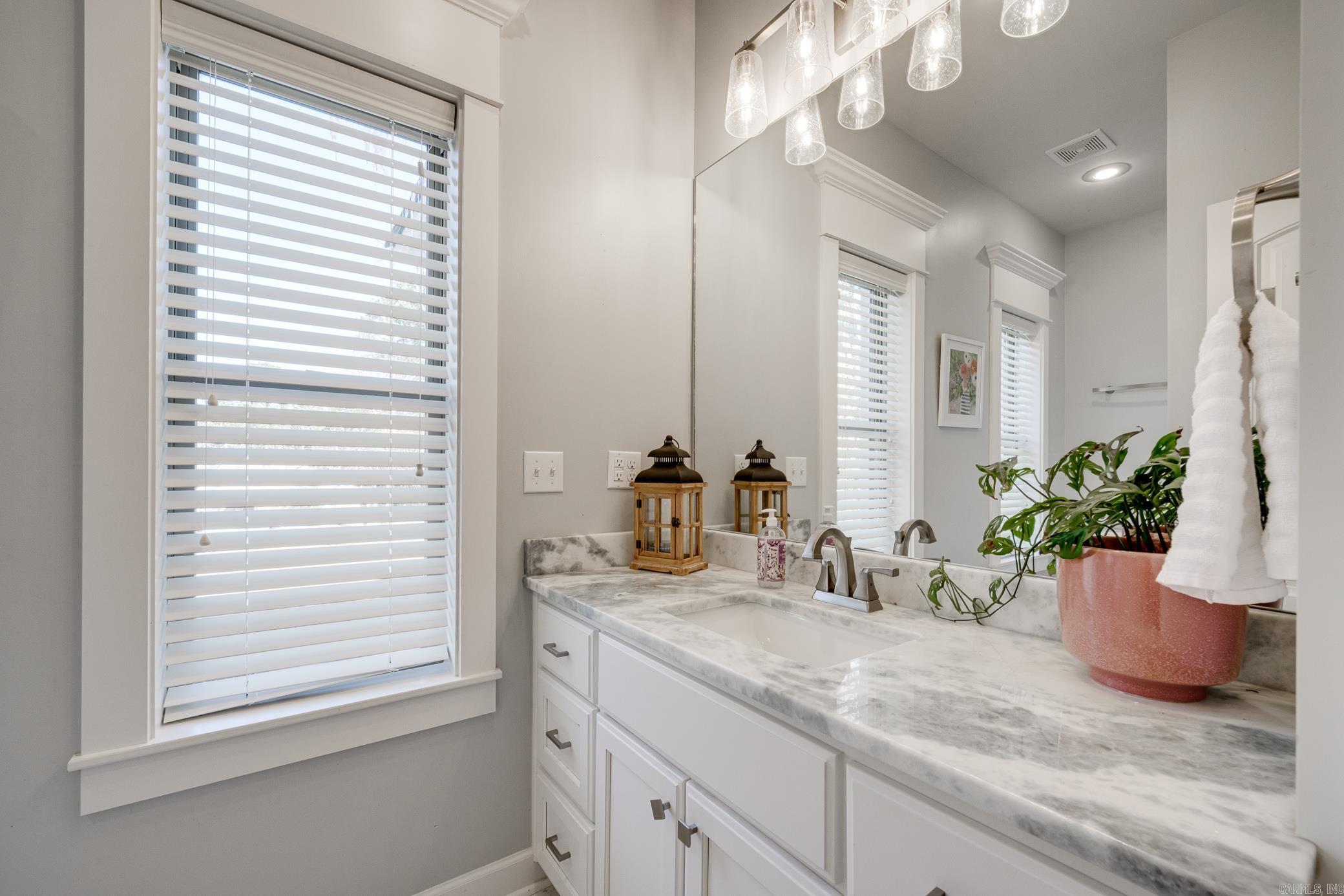 Skyline Manor - Residential