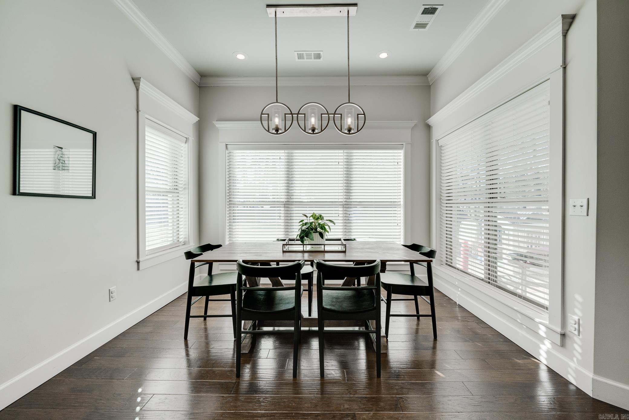 Skyline Manor - Residential