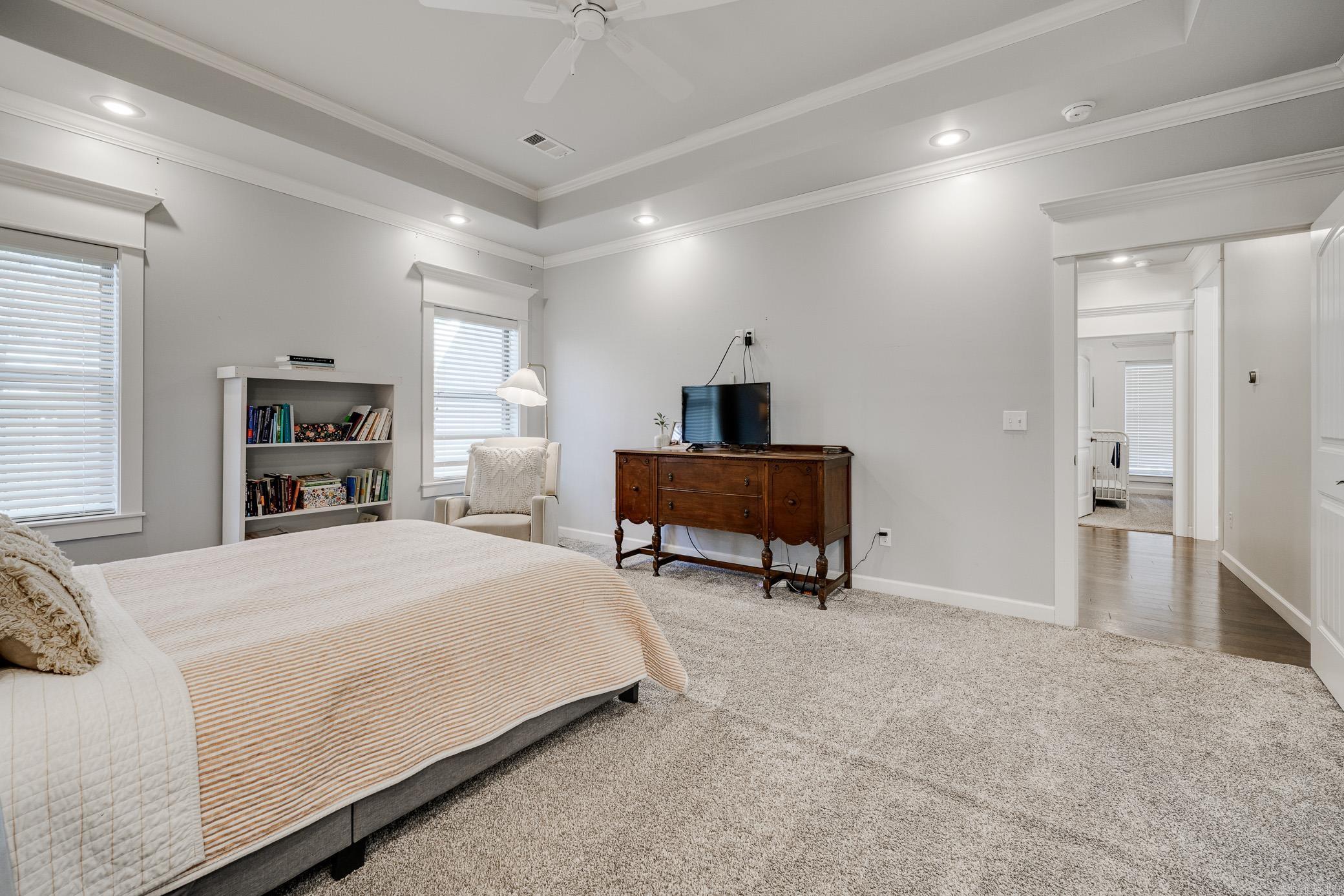 Skyline Manor - Residential