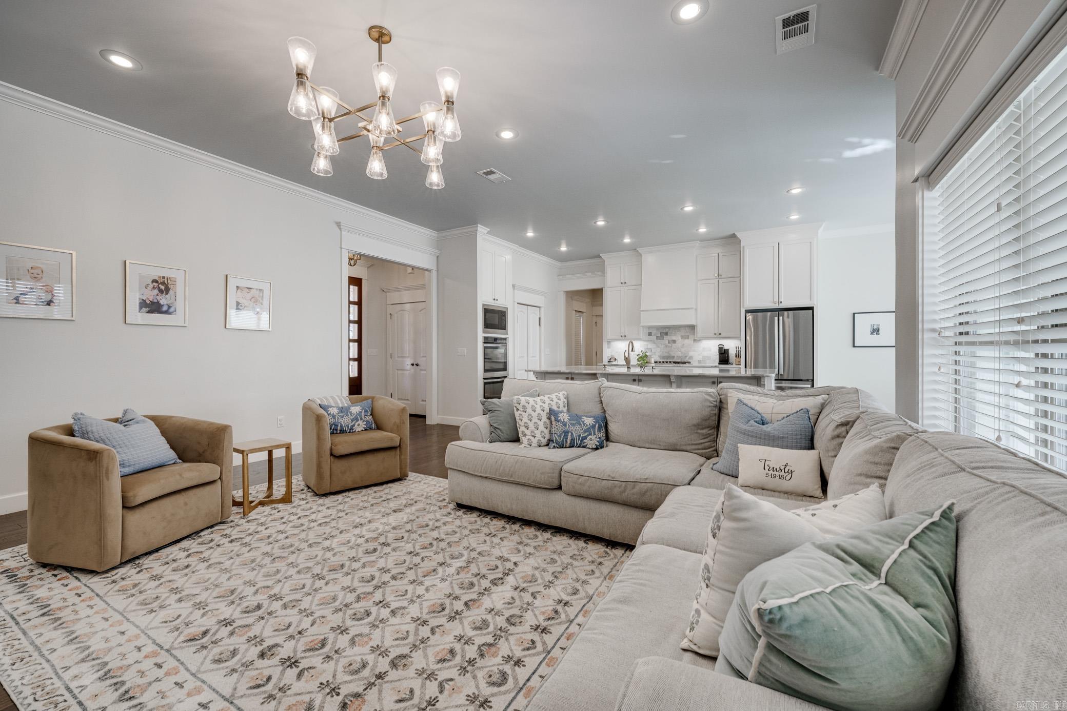 Skyline Manor - Residential