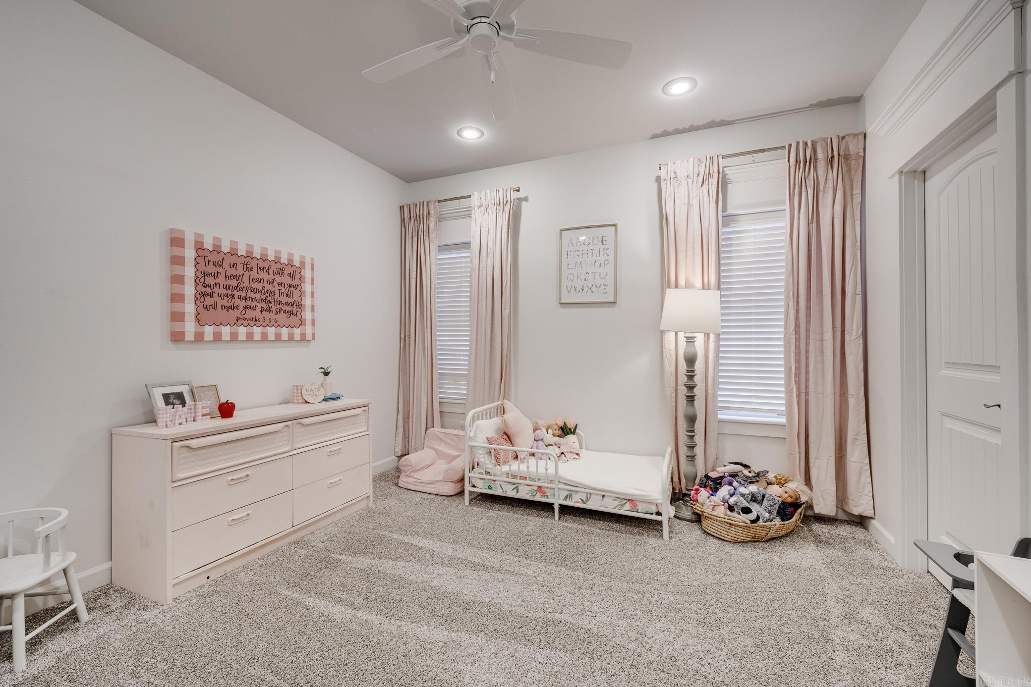 Skyline Manor - Residential