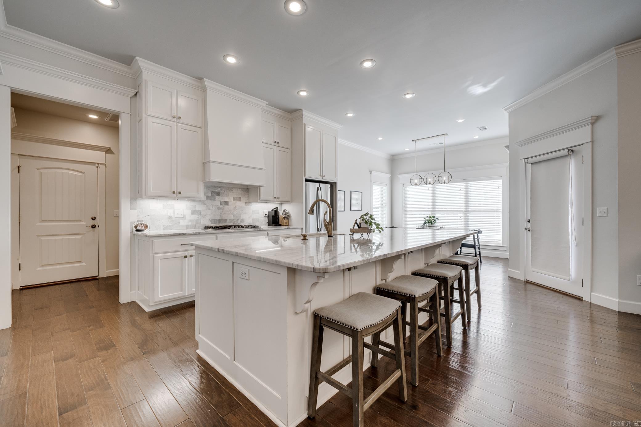 Skyline Manor - Residential