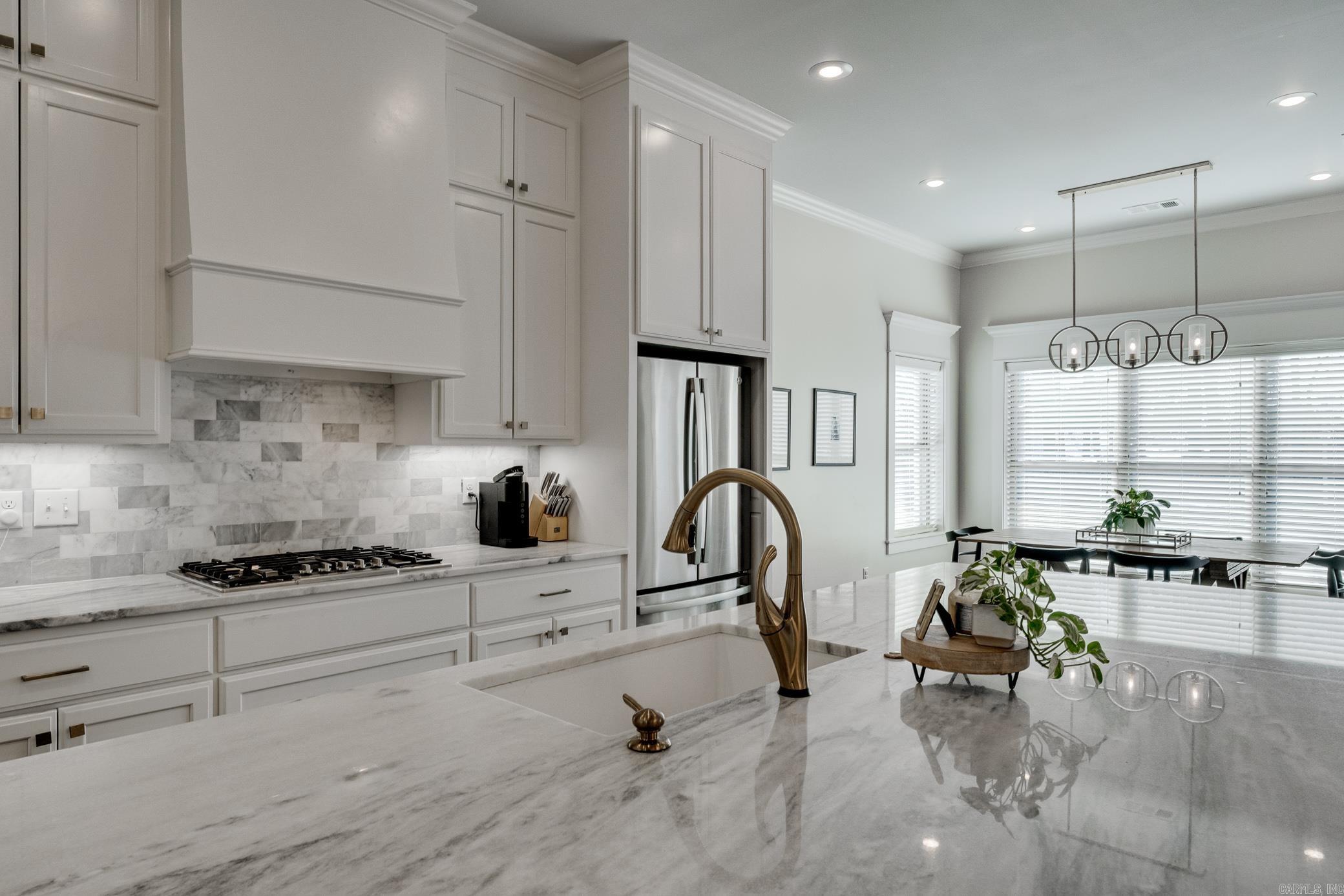 Skyline Manor - Residential