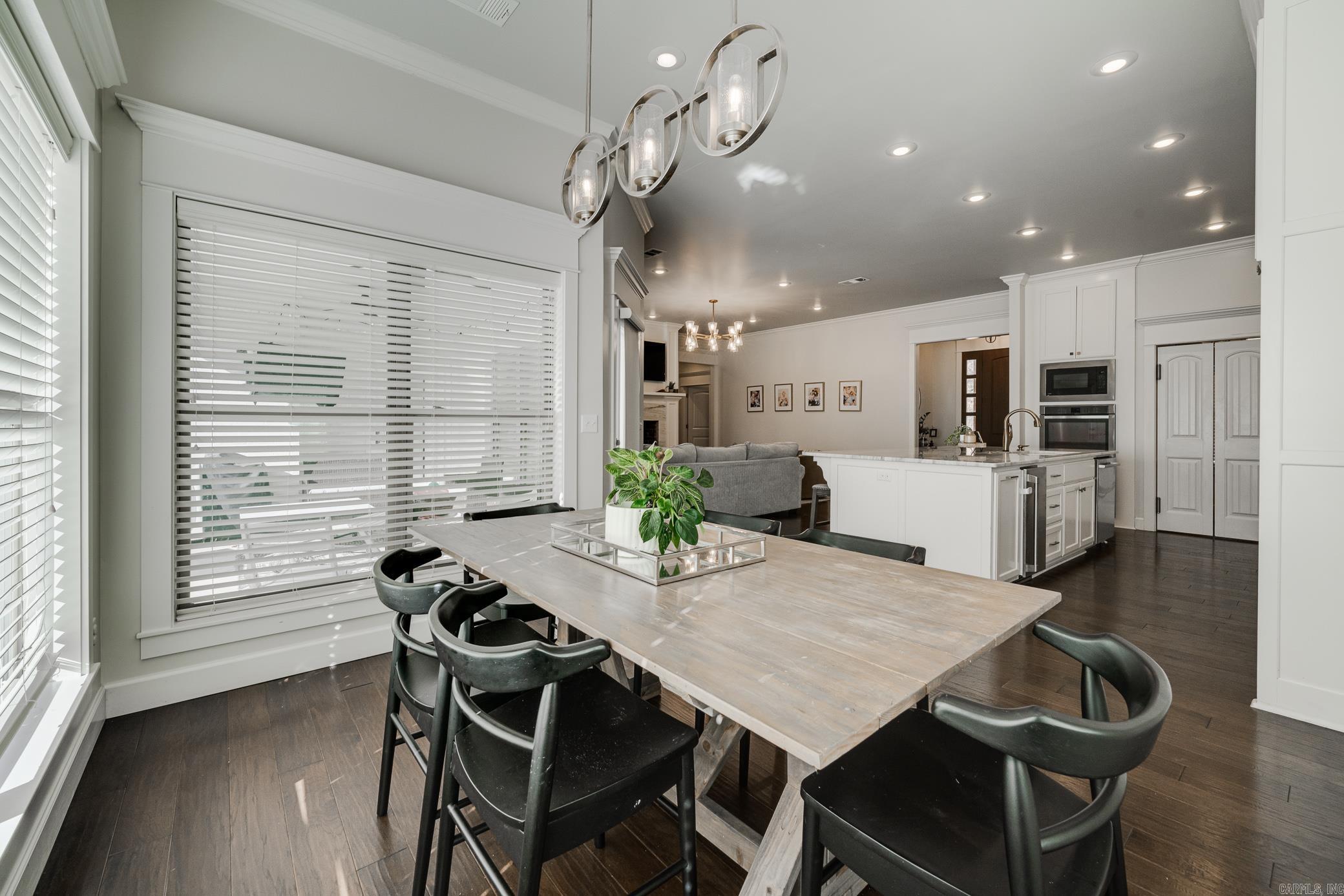 Skyline Manor - Residential