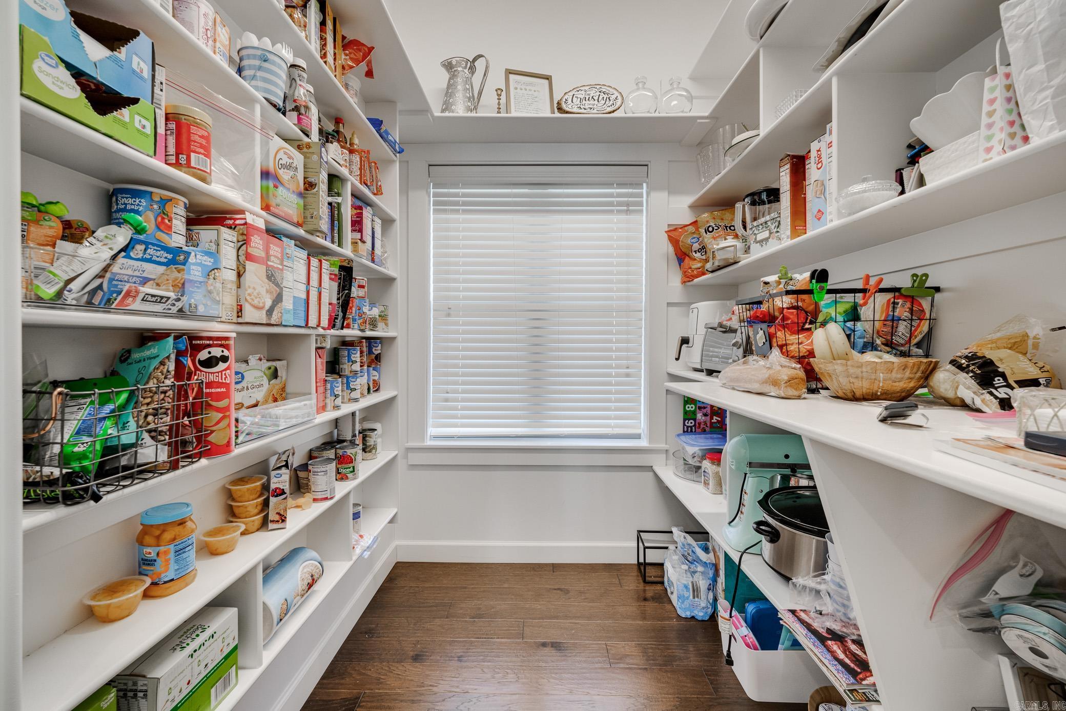 Skyline Manor - Residential