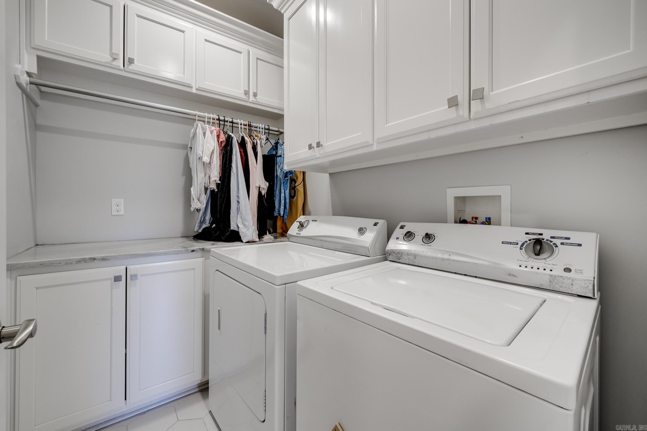 Skyline Manor - Residential