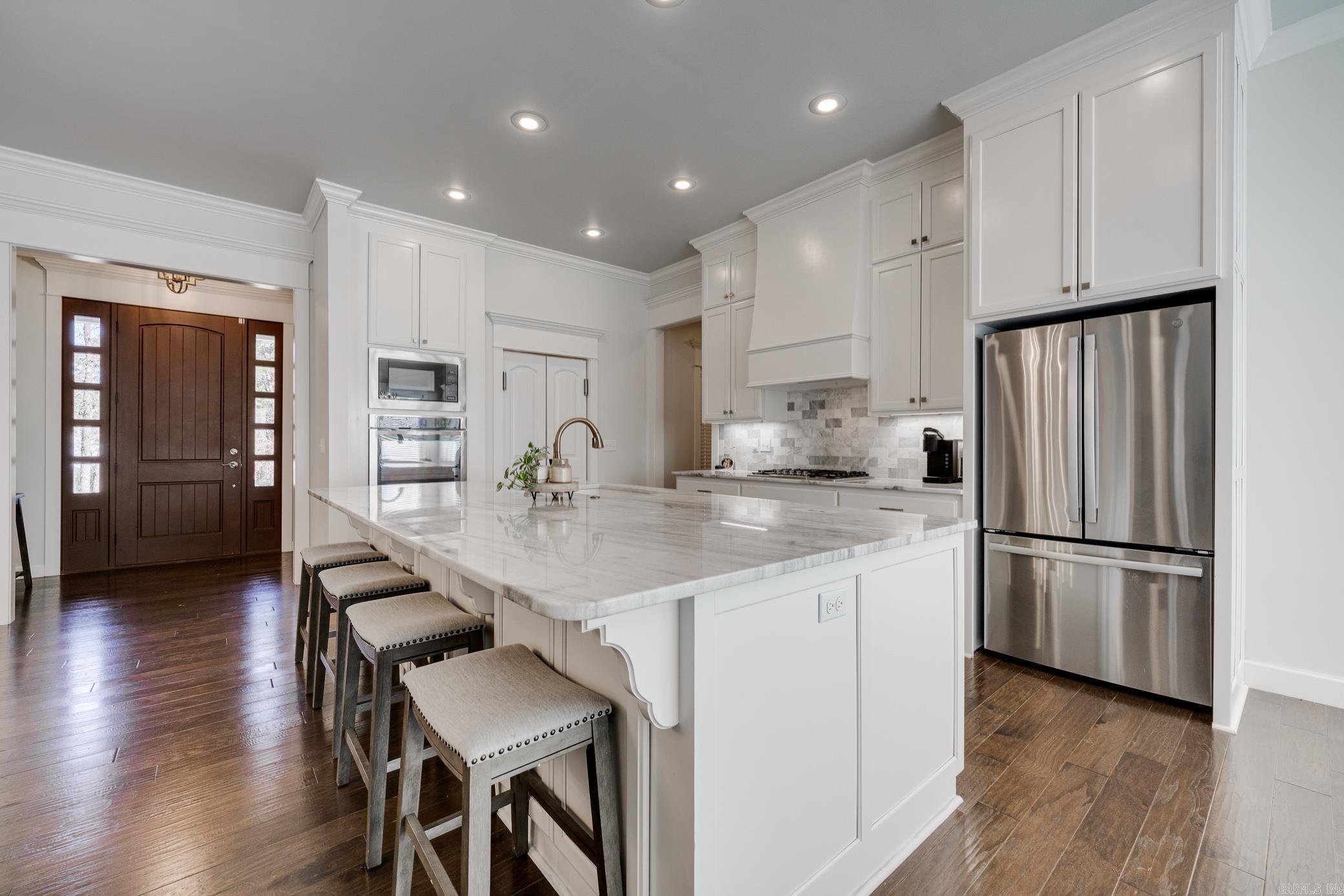 Skyline Manor - Residential