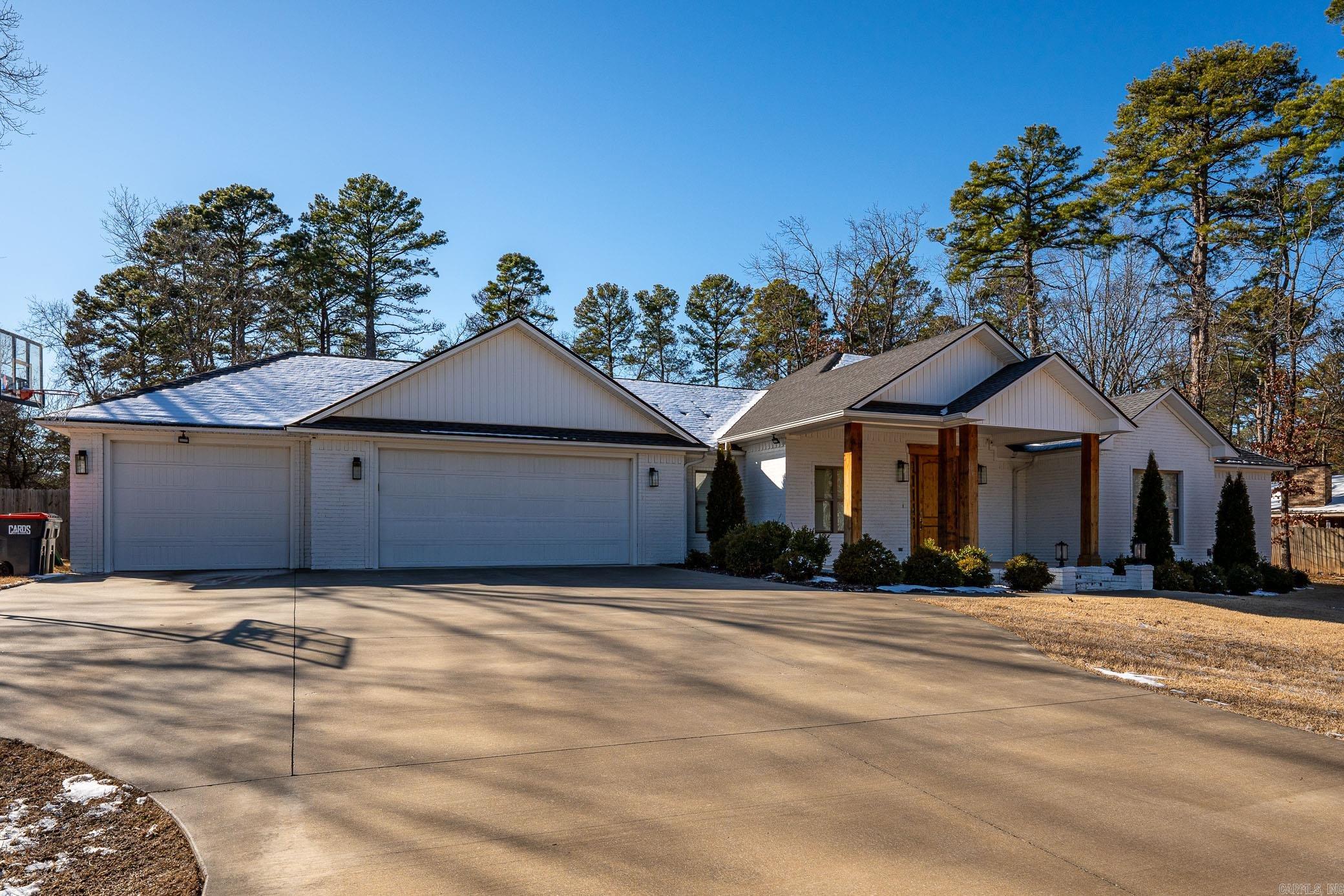 Skyline Manor - Residential