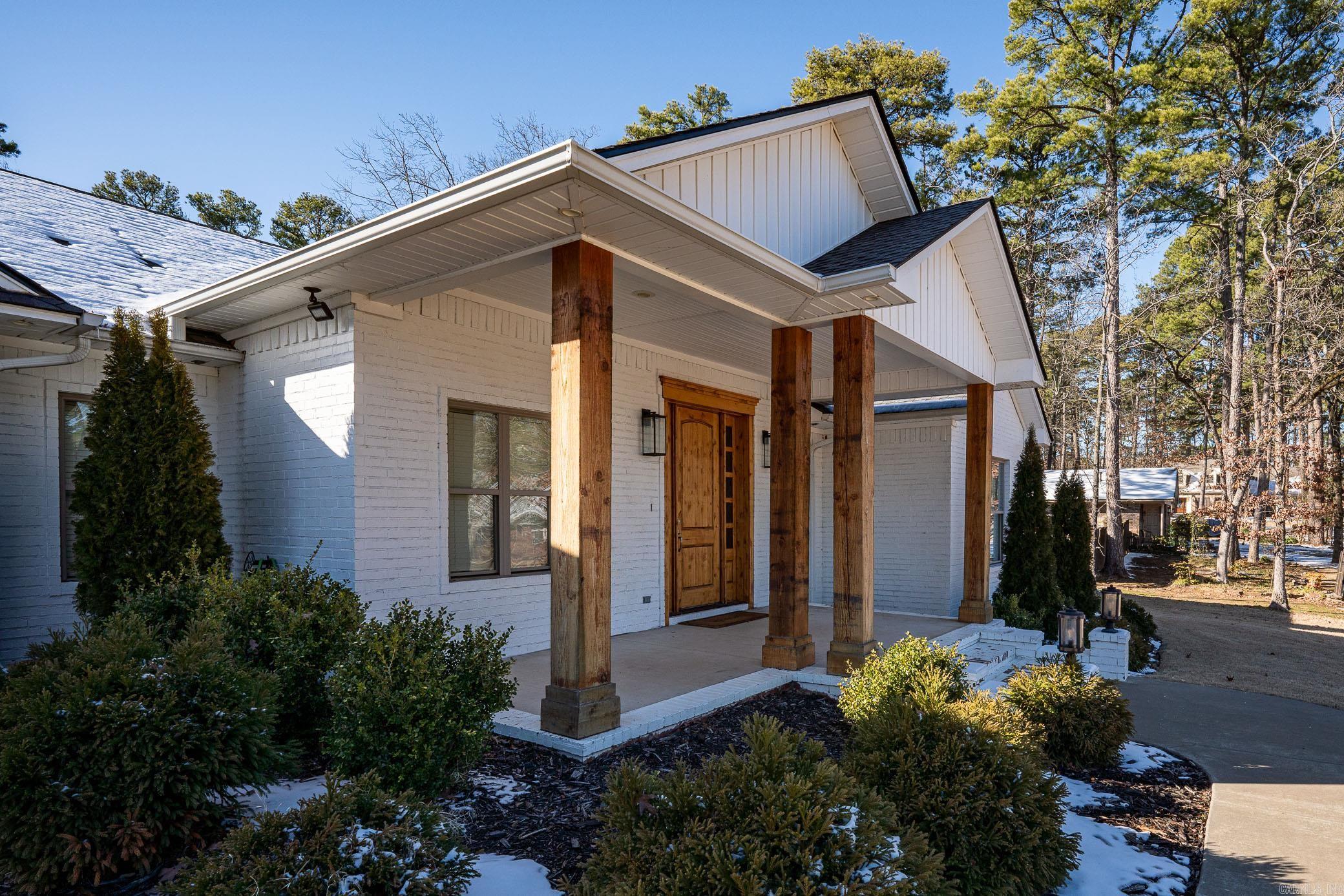 Skyline Manor - Residential