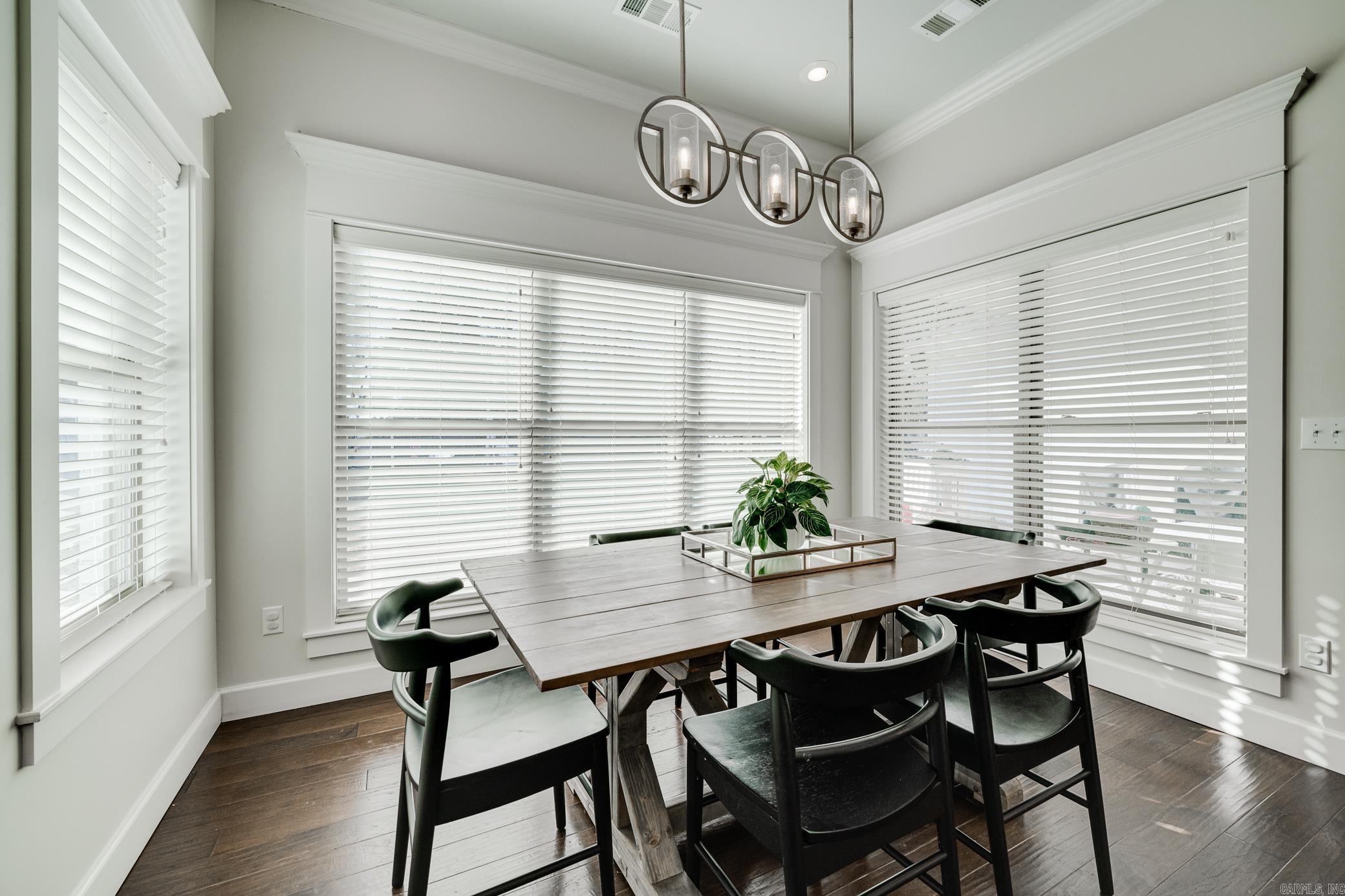 Skyline Manor - Residential