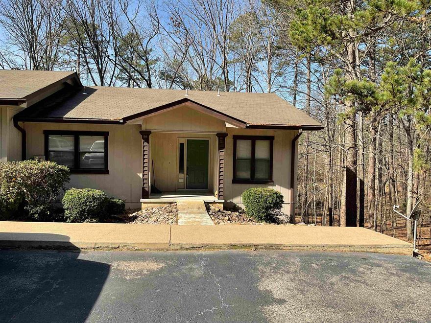 Great location near the West Gate for easy access to shopping area's. Two bedroom, Jack n' Jill bath and single level. Priced to sell. No property disclosure available. Buyer has the right to conduct a home inspection, but seller will make no repairs. Monthly townhouse dues are $81.00 a month and covers grounds maintenance and garbage pickup. There is a "one time" HSV Property Owners Assn. buyin fee of $1500 collected at closing.