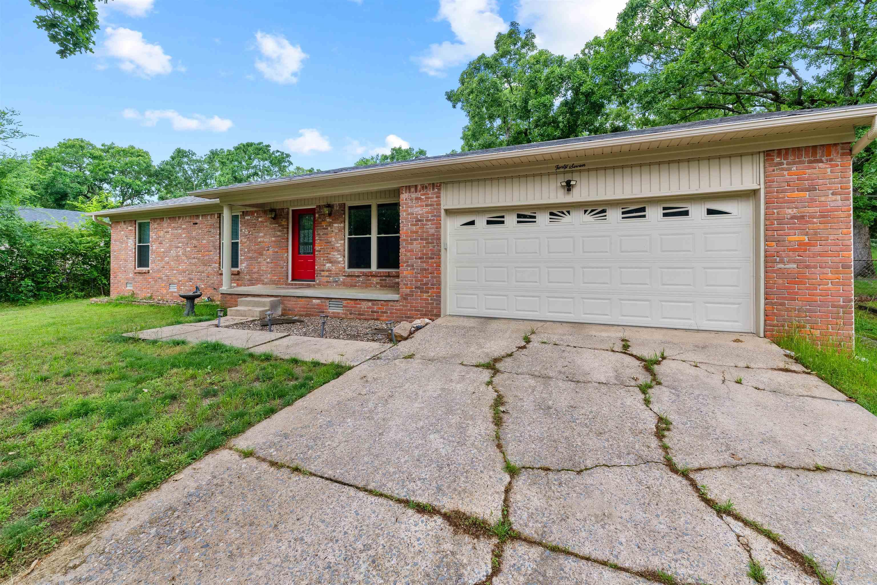 ARBOR OAKS - Residential