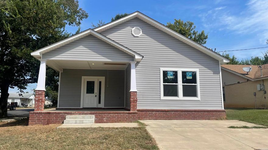 Awesome home located in Old Town Conway.