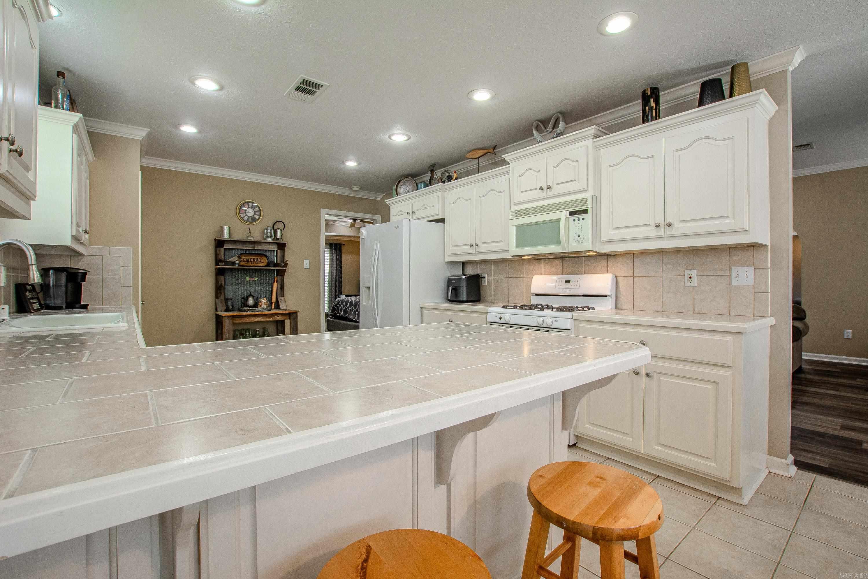 NORTH POINTE ADDN - Residential