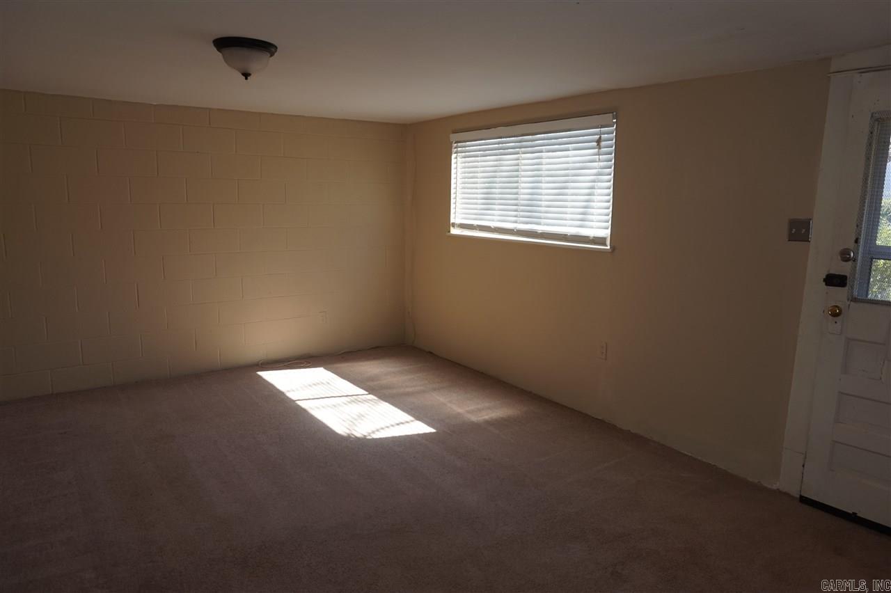 Stiffs Station - Residential Lease