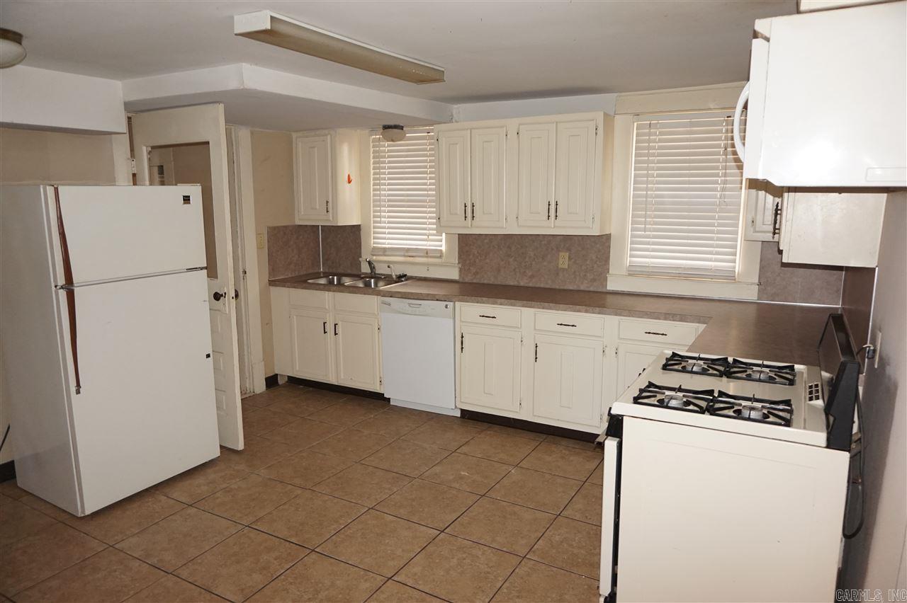 Stiffs Station - Residential Lease