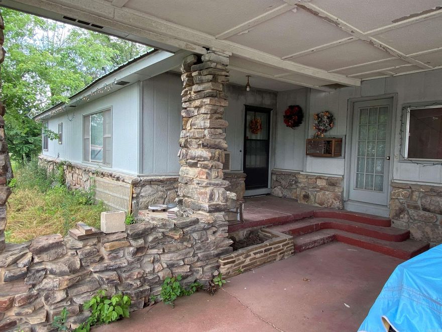 Home and income possibilities come with this house and 5-unit motel with opportunities for a beauty salon, office, etc. Total Square footage for Home/Salon/Motel is 3113 Sq. Ft. Two bedroom home could be converted to three bedrooms. Small shed for a workshop, storage, etc. Pretty park-like yard with room for your toys. Great location in small town on US Hwy 65 in the heart of the Buffalo National River country. Within 15-30 minutes of multiple landings on the river. Within an hour and 10 minutes of Bull Shoals, Table Rock, Taneycomo, Norfork and Greers Ferry Lakes, and the White and Little Red Rivers. Located within minutes of numerous camping, hiking, canoeing, hunting and sightseeing venues. Come check out this property offering a home and income stream opportunities! All #'s approximate. Acreage and age are estimates.