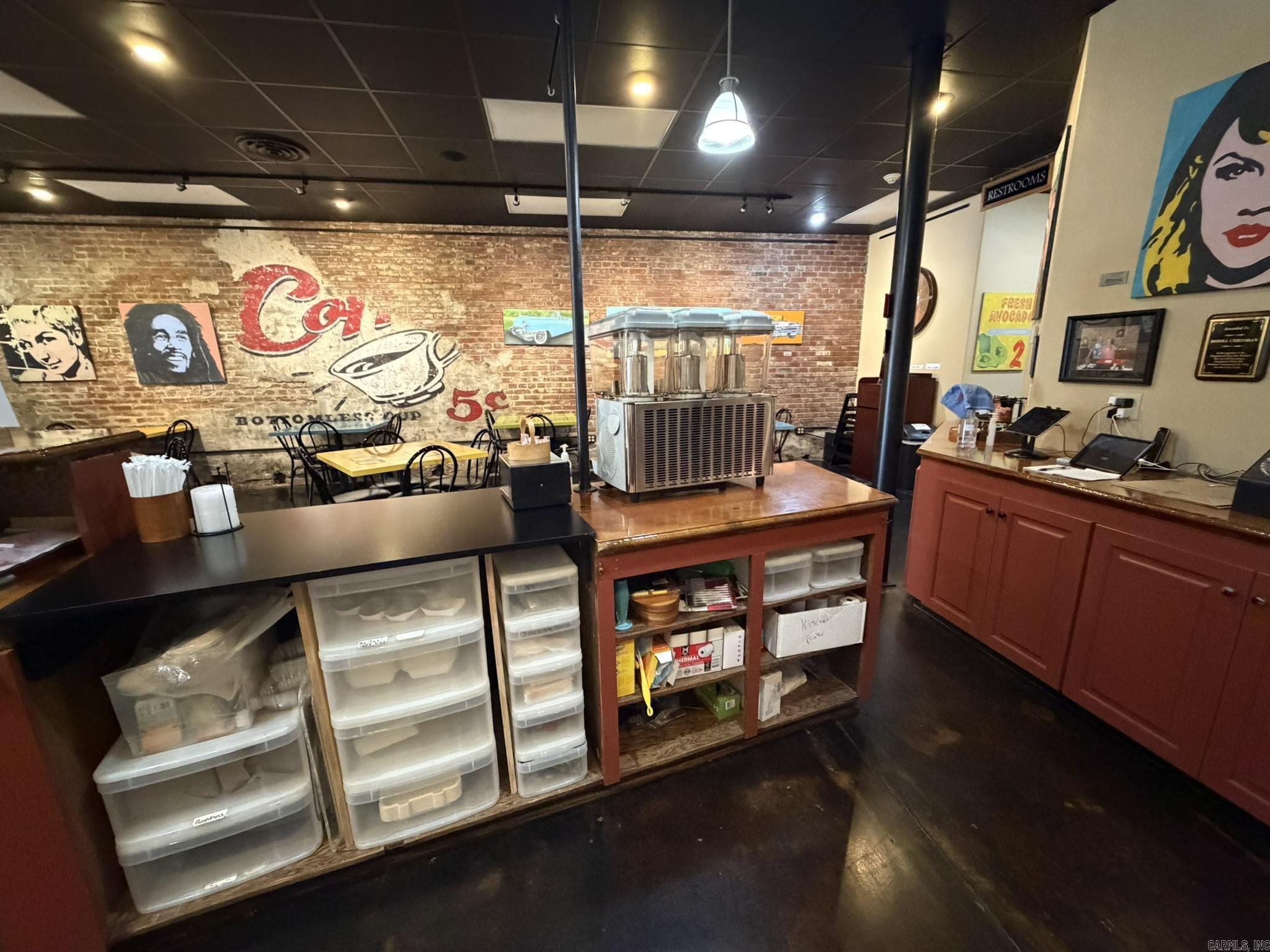 Mena Original - Commercial Sale