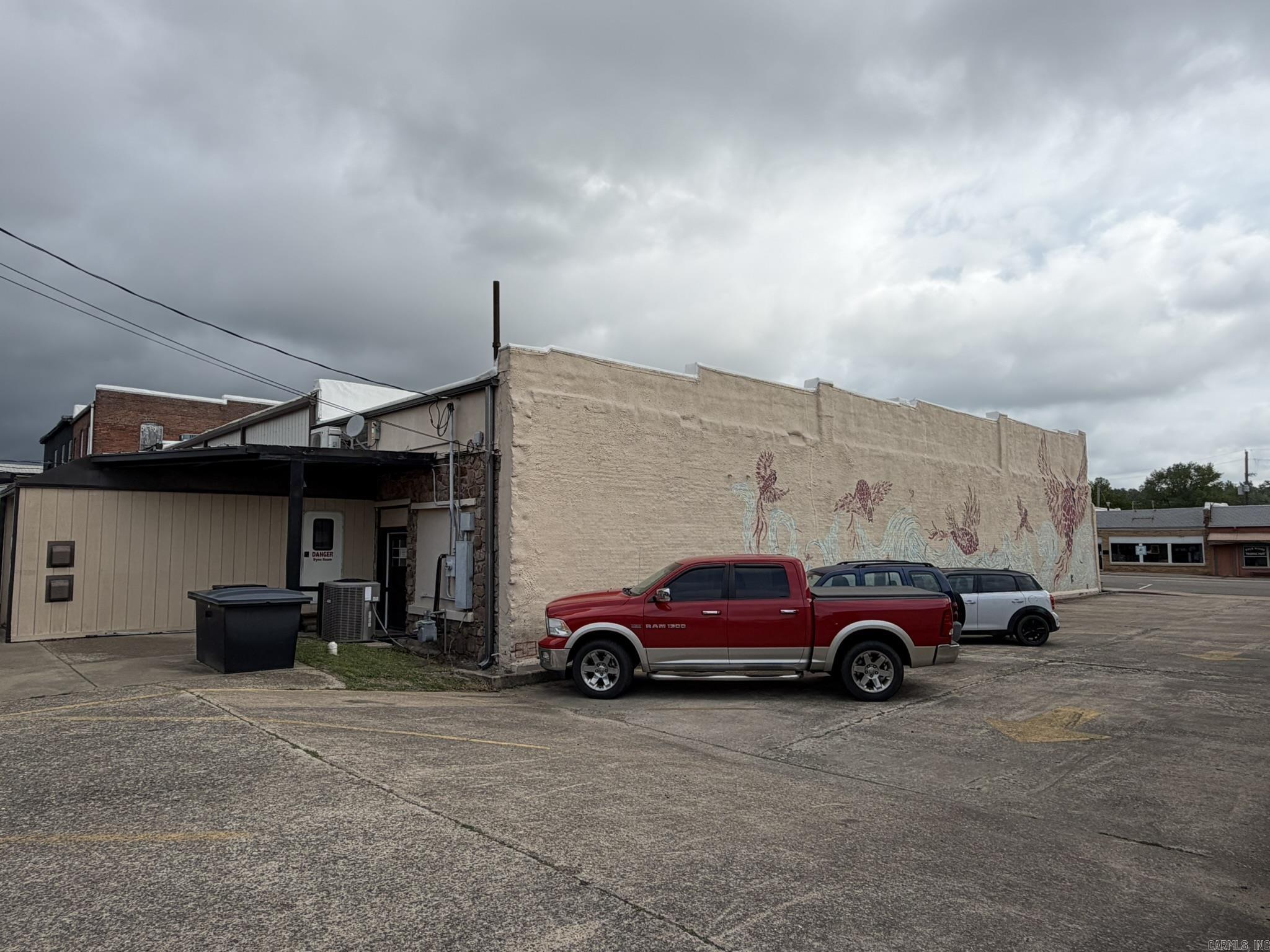 Mena Original - Commercial Sale