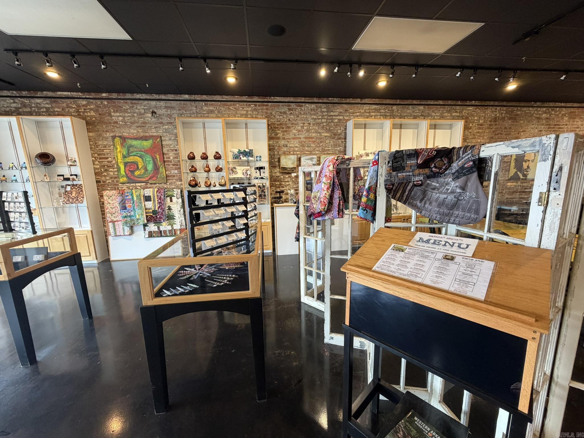 Mena Original - Commercial Sale