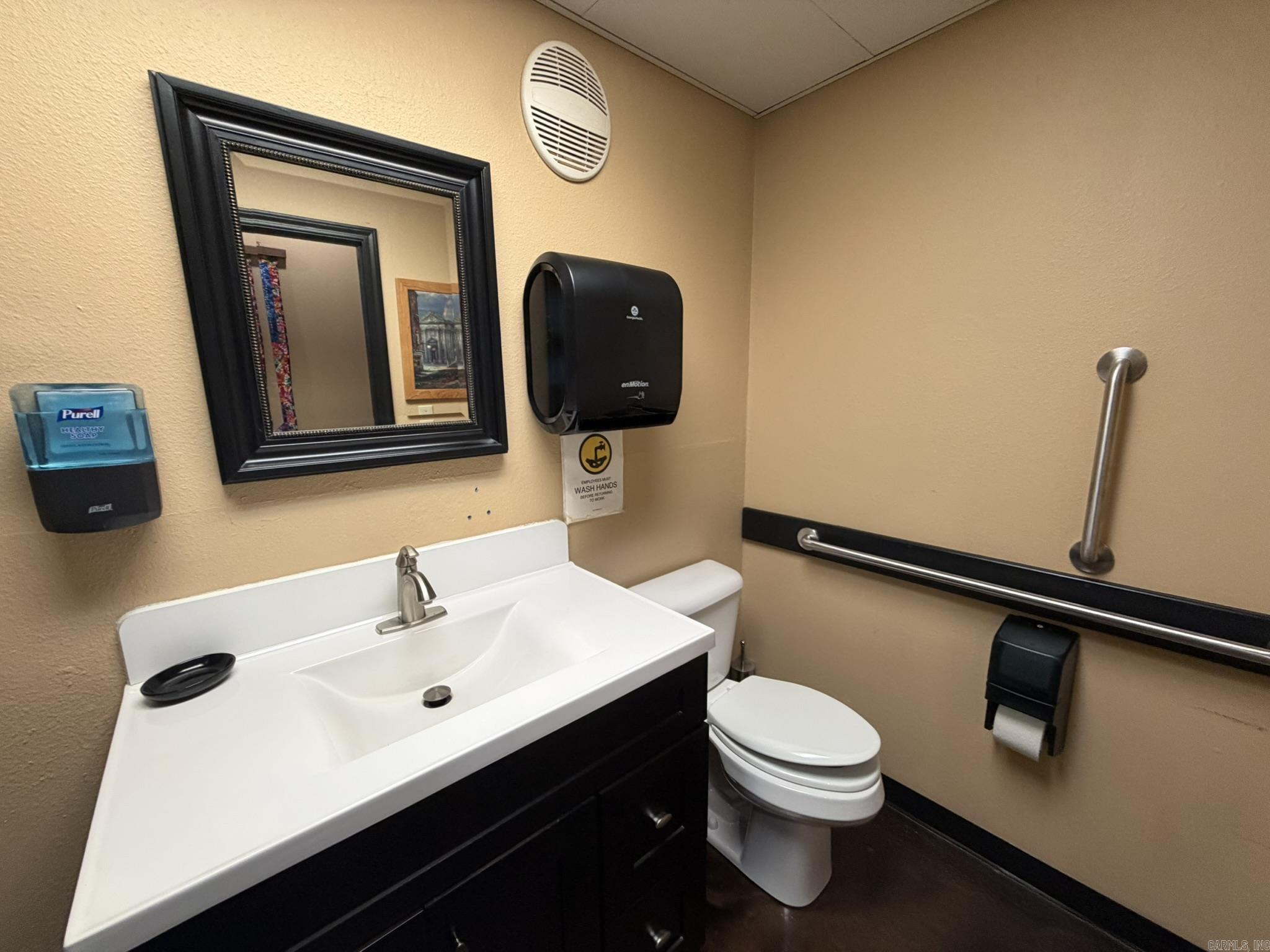 Mena Original - Commercial Sale