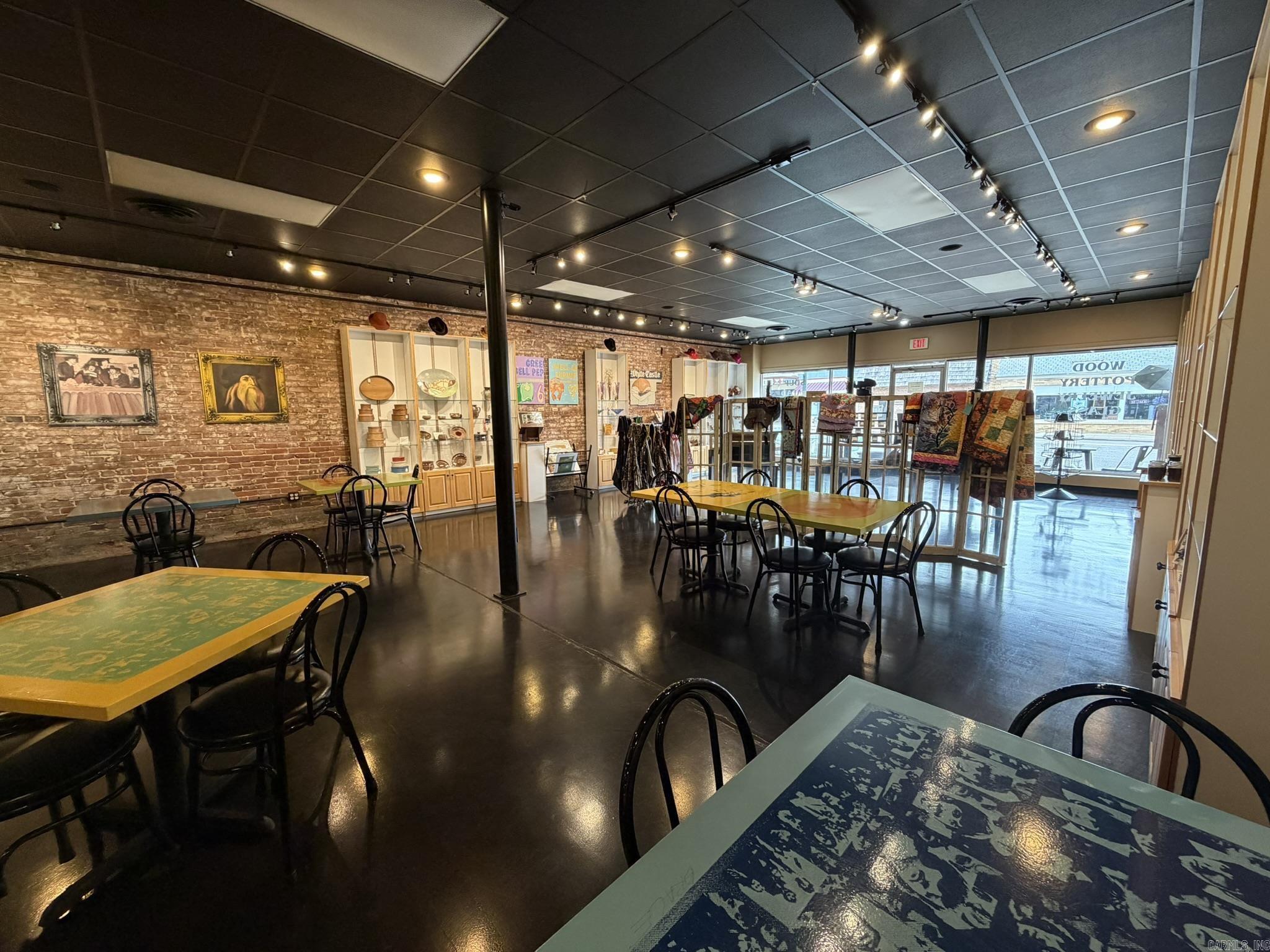 Mena Original - Commercial Sale