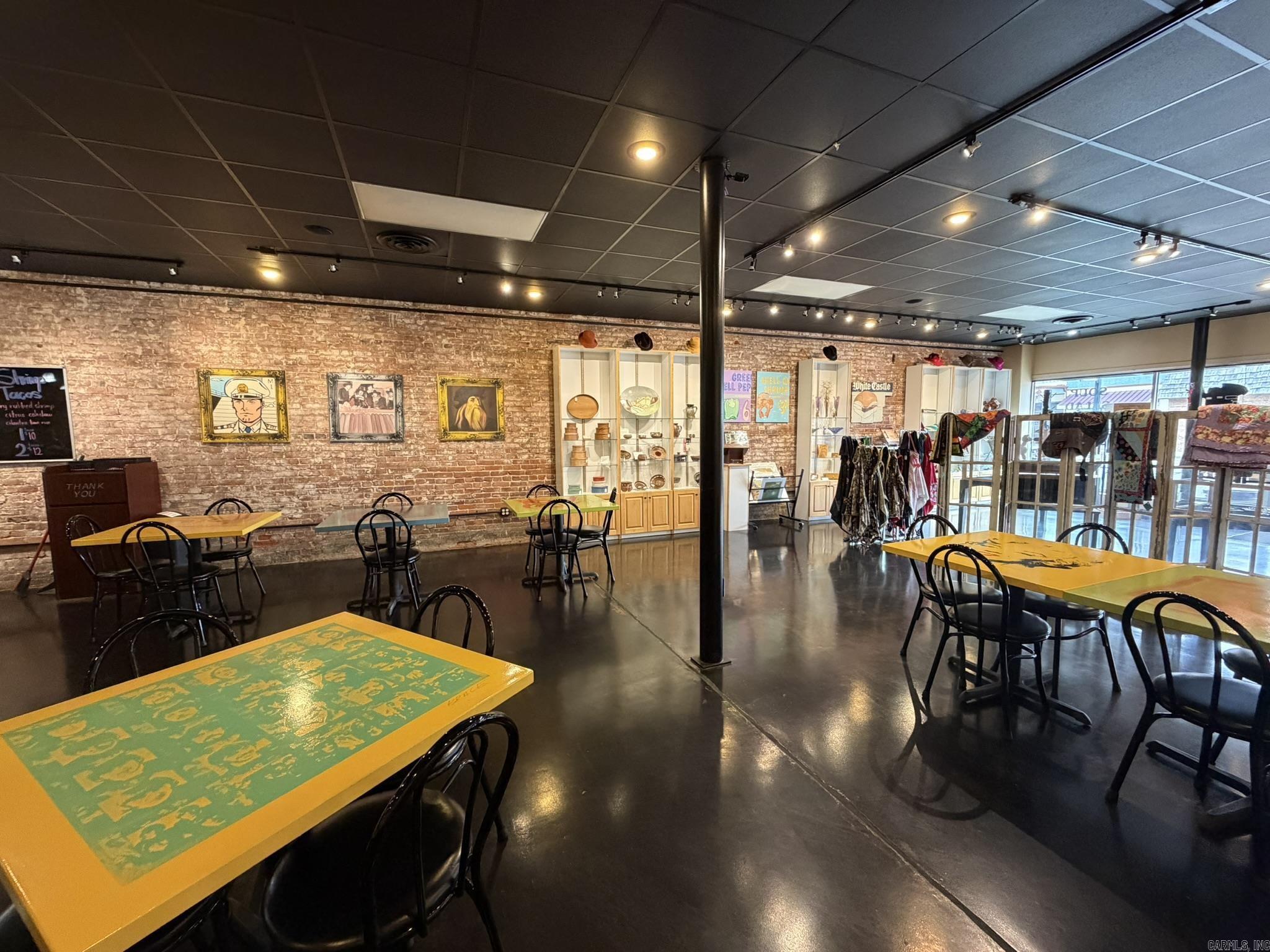 Mena Original - Commercial Sale