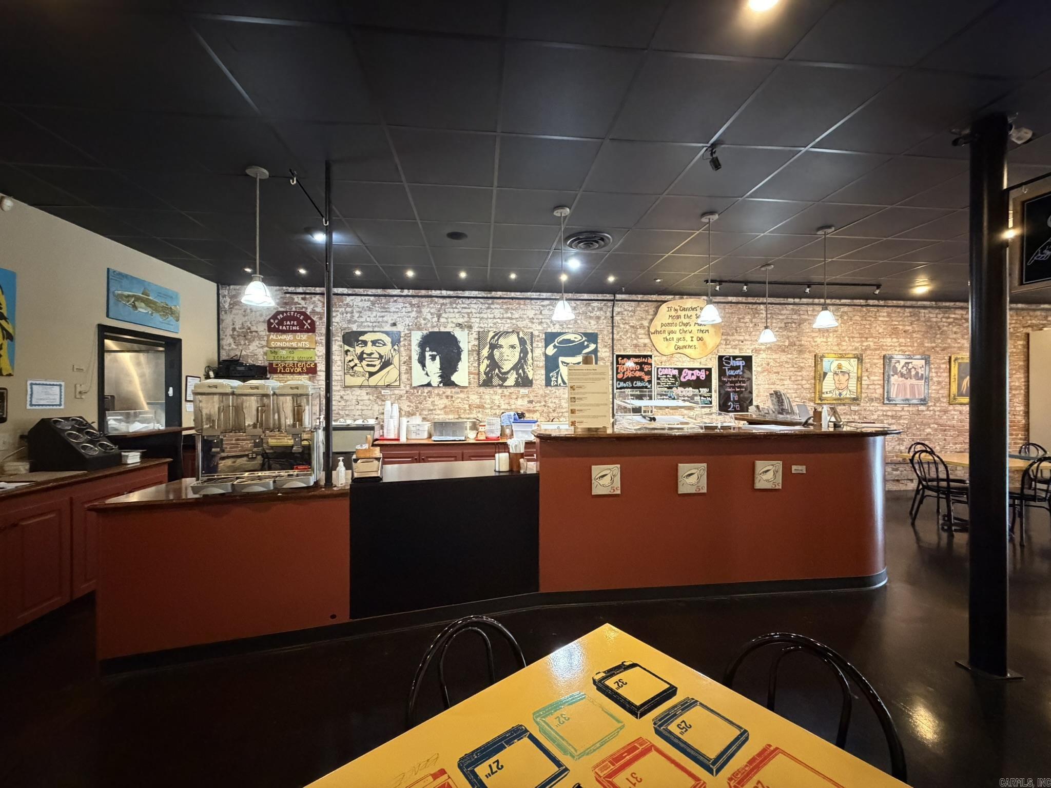 Mena Original - Commercial Sale