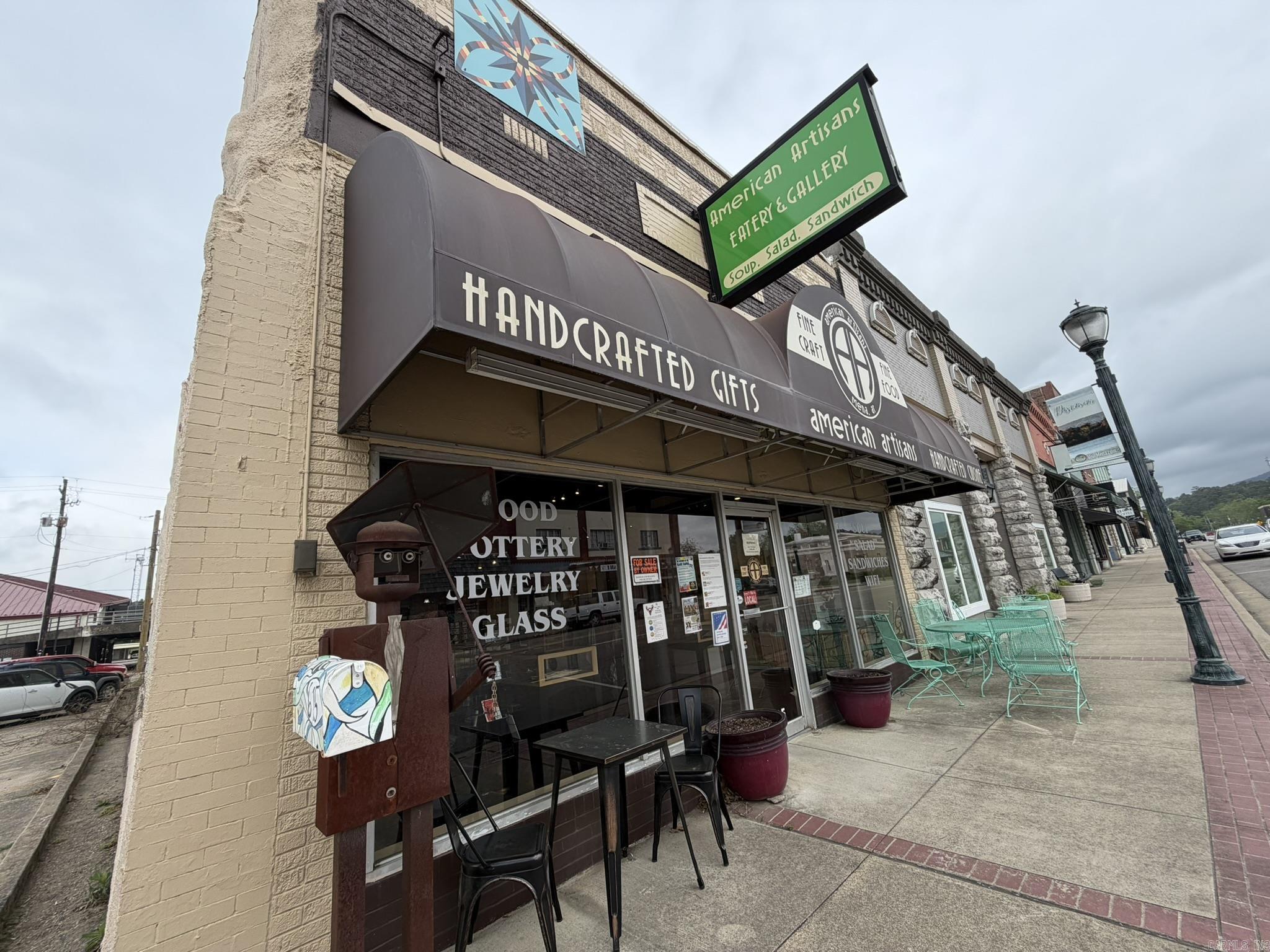 Mena Original - Commercial Sale