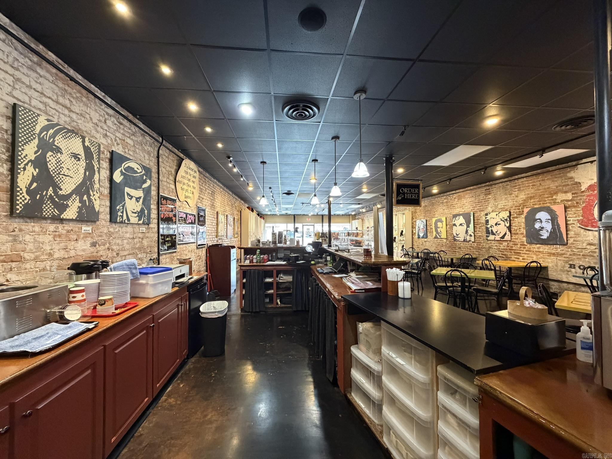 Mena Original - Commercial Sale