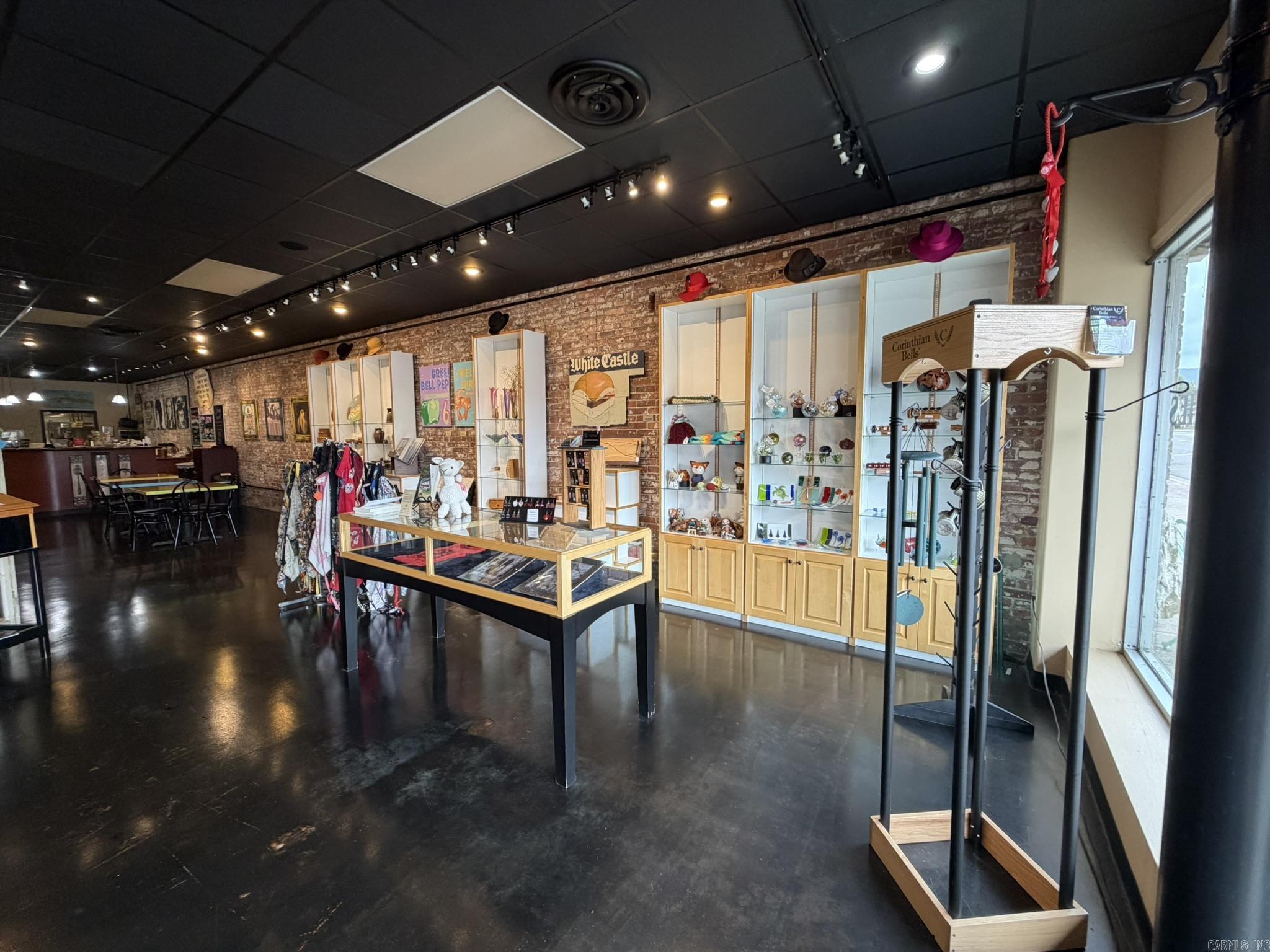 Mena Original - Commercial Sale