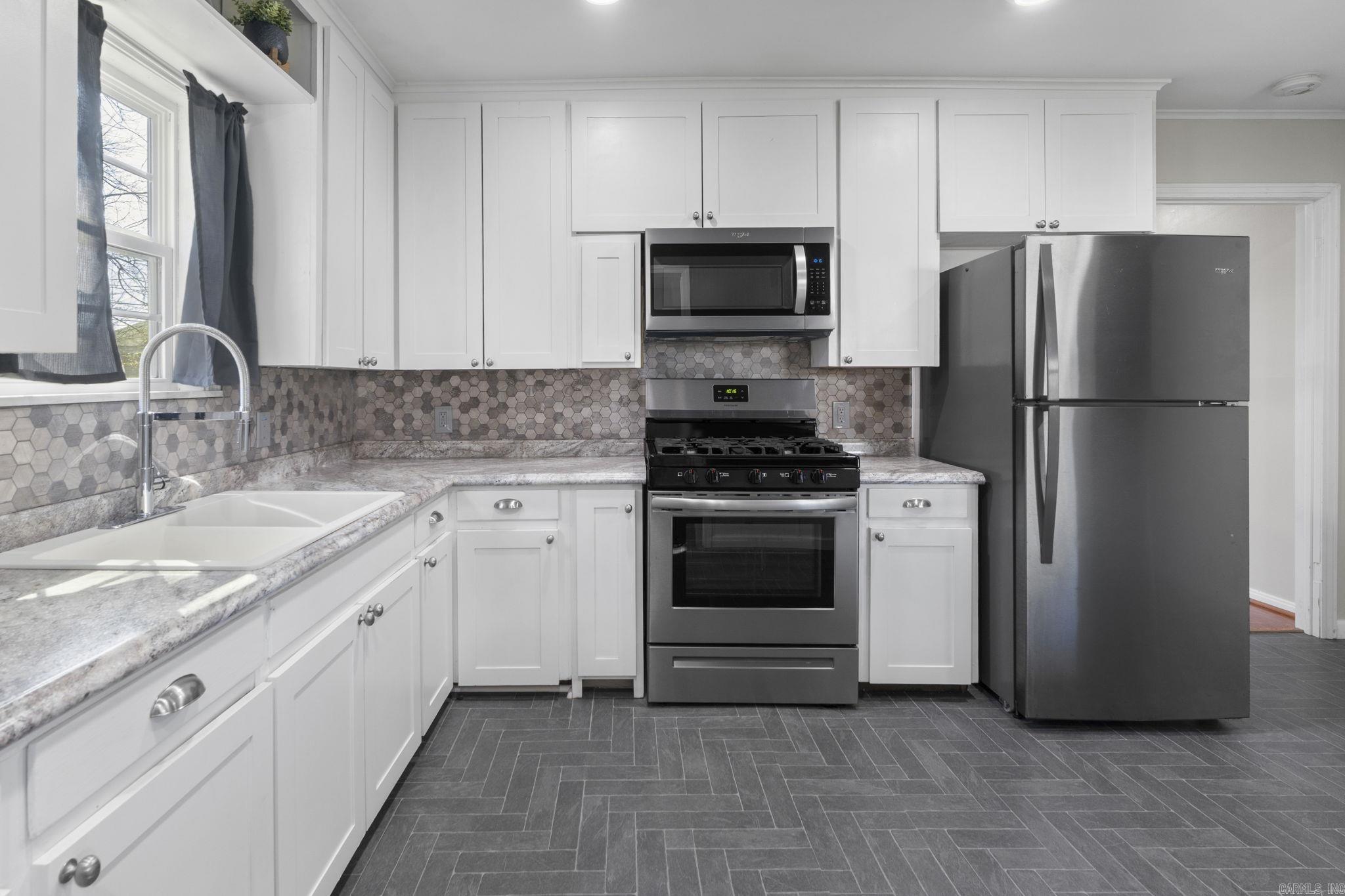 TROUTT - Residential