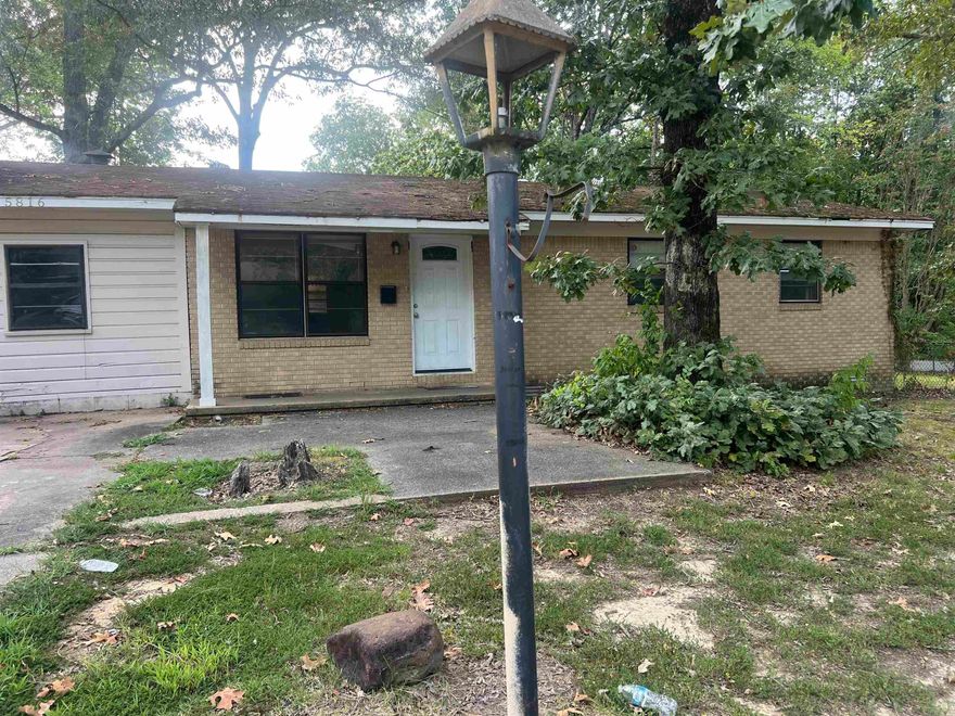 GREAT INVESTMENT OPPORTUNITY! MEASURE FOR SQUARE FOOT ACCURACY.