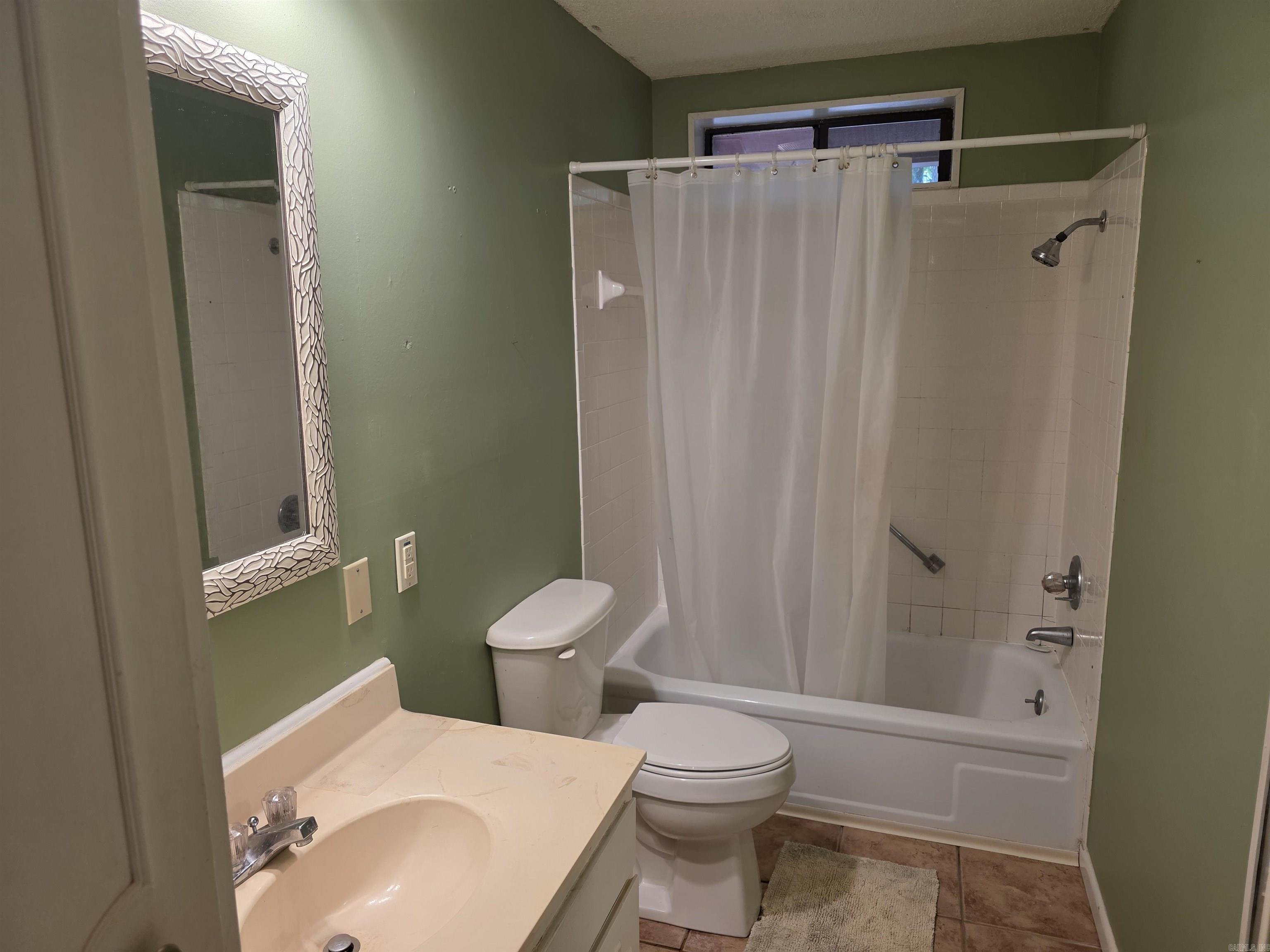 LAKEWOOD HILLS - Residential