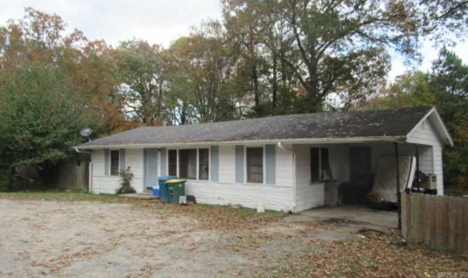 Investor Special or DIY Opportunity! Attention investors or individuals looking to gain equity through light renovationsāthis is your chance! This 3-bedroom, 1-bath home in Southwest Little Rock is available at a reasonable price and offers great potential with just minor cosmetic updates. Home is being Sold AS-IS. Key Features: * 3 Bedrooms / 1 Bathroom * Great investment or starter home opportunity * Located in an established neighborhood in Southwest Little Rock * Perfect for those willing to do a little work to build instant equity Note: No showings will be allowed until an offer is accepted. Donāt miss out on this great dealāsubmit your offer today! Hablamos EspaƱol!