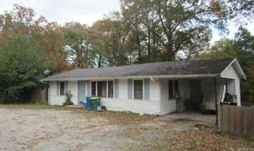 Investor Special or DIY Opportunity! Attention investors or individuals looking to gain equity through light renovations—this is your chance! This 3-bedroom, 1-bath home in Southwest Little Rock is available at a reasonable price and offers great potential with just minor cosmetic updates. Home is being Sold AS-IS. Key Features: * 3 Bedrooms / 1 Bathroom * Great investment or starter home opportunity * Located in an established neighborhood in Southwest Little Rock * Perfect for those willing to do a little work to build instant equity Note: No showings will be allowed until an offer is accepted. Don’t miss out on this great deal—submit your offer today! Hablamos Español!