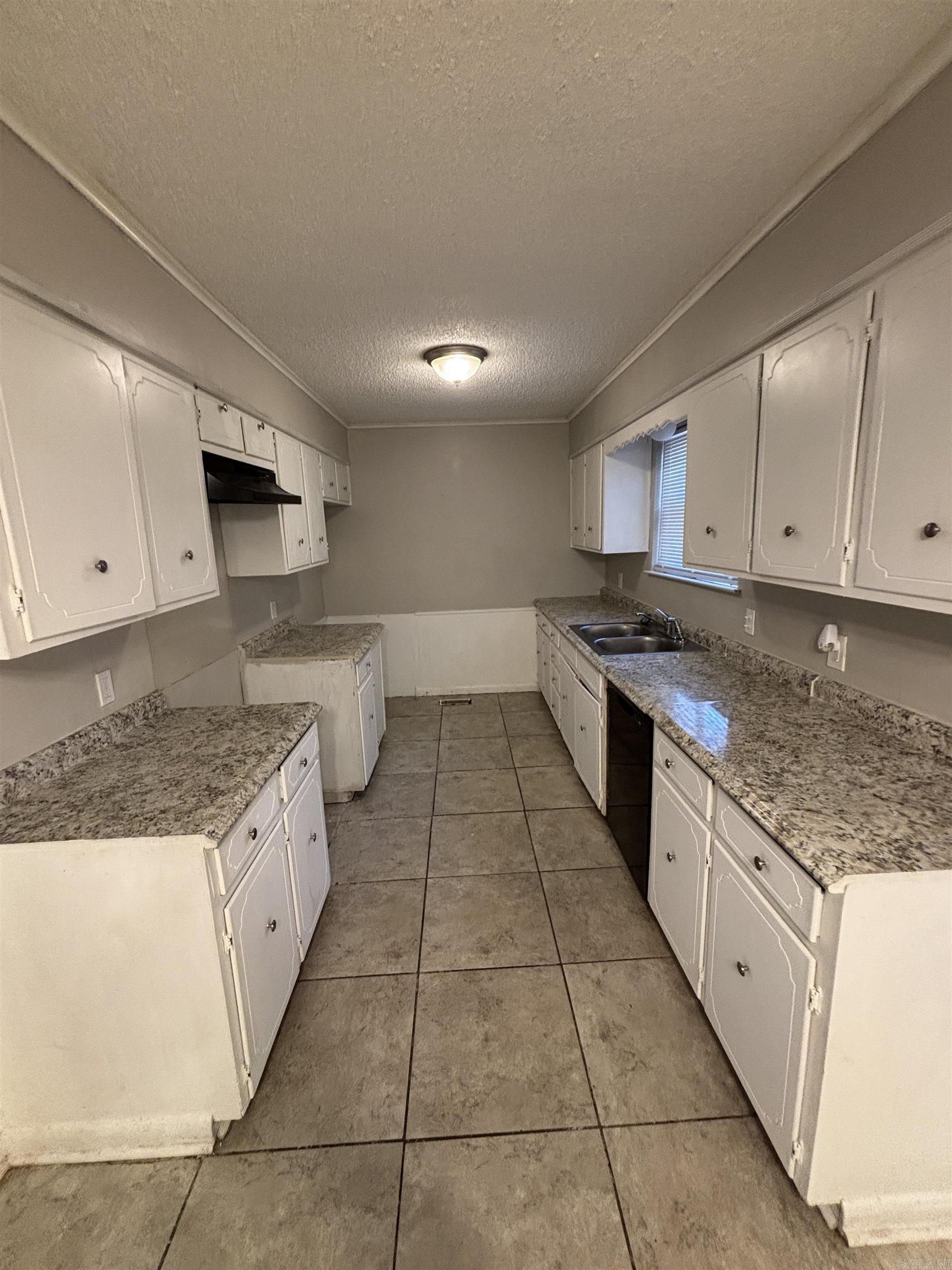 FOXWOOD J - Residential