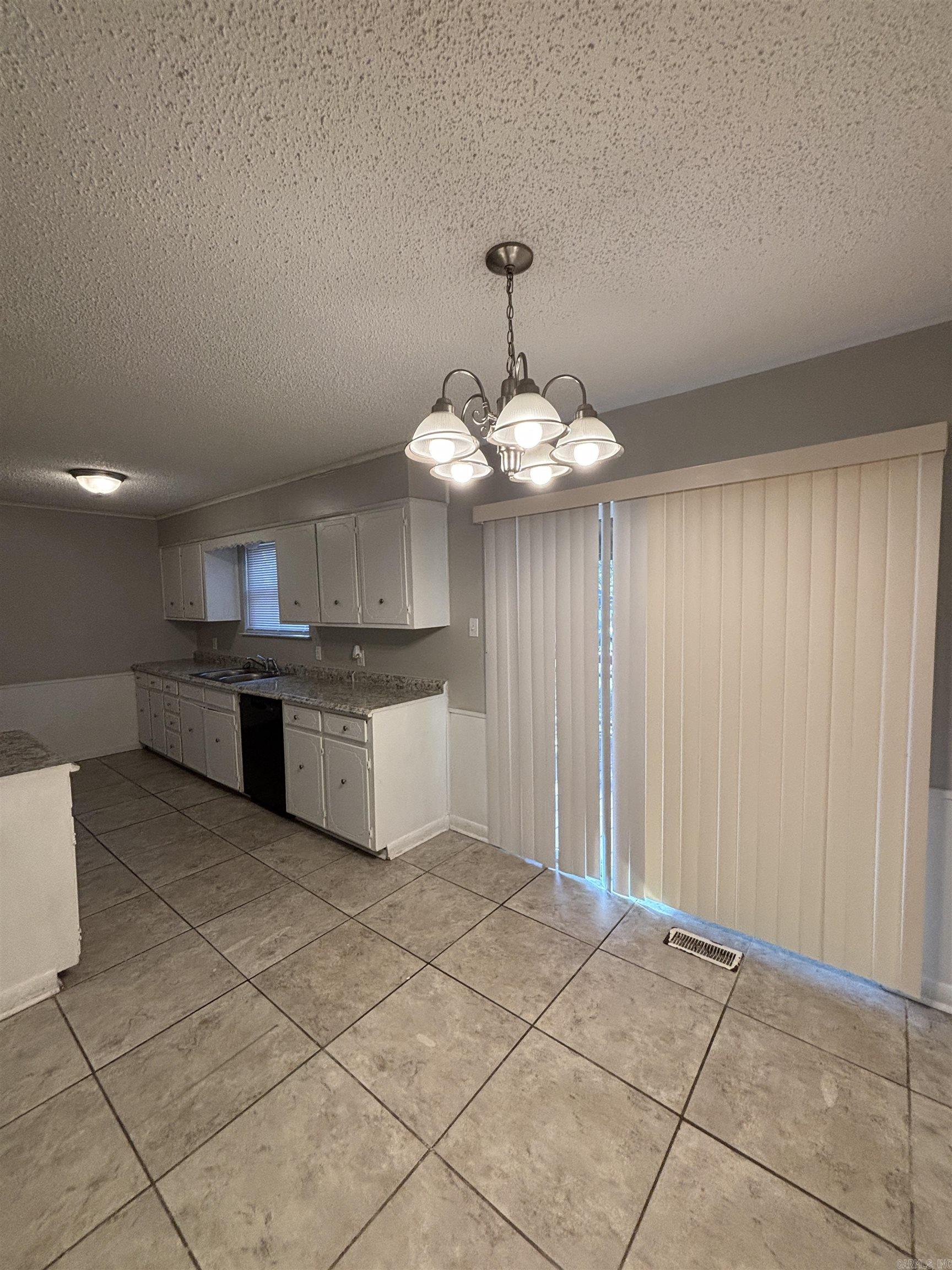 FOXWOOD J - Residential