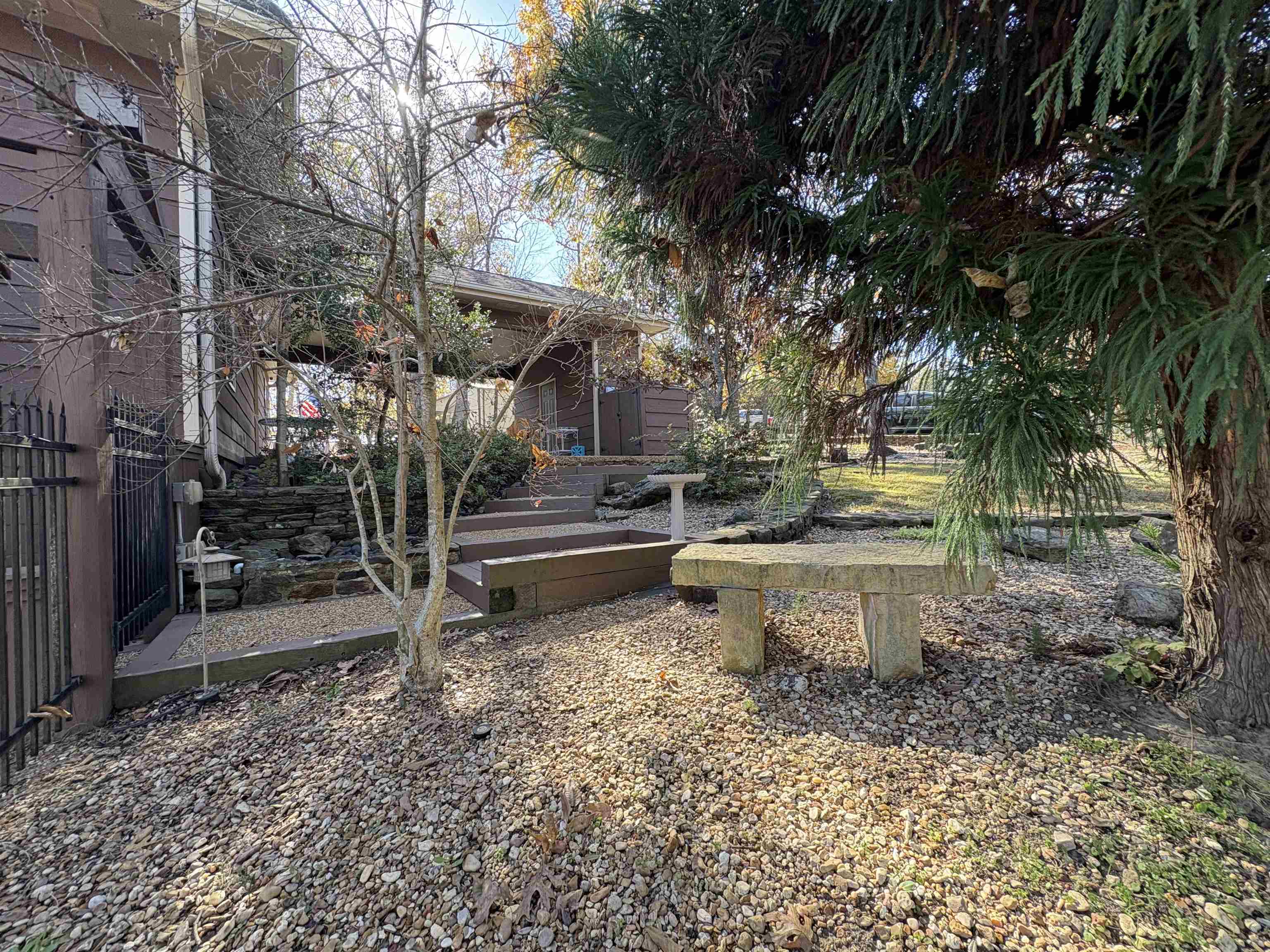 WEST LAKE - Residential