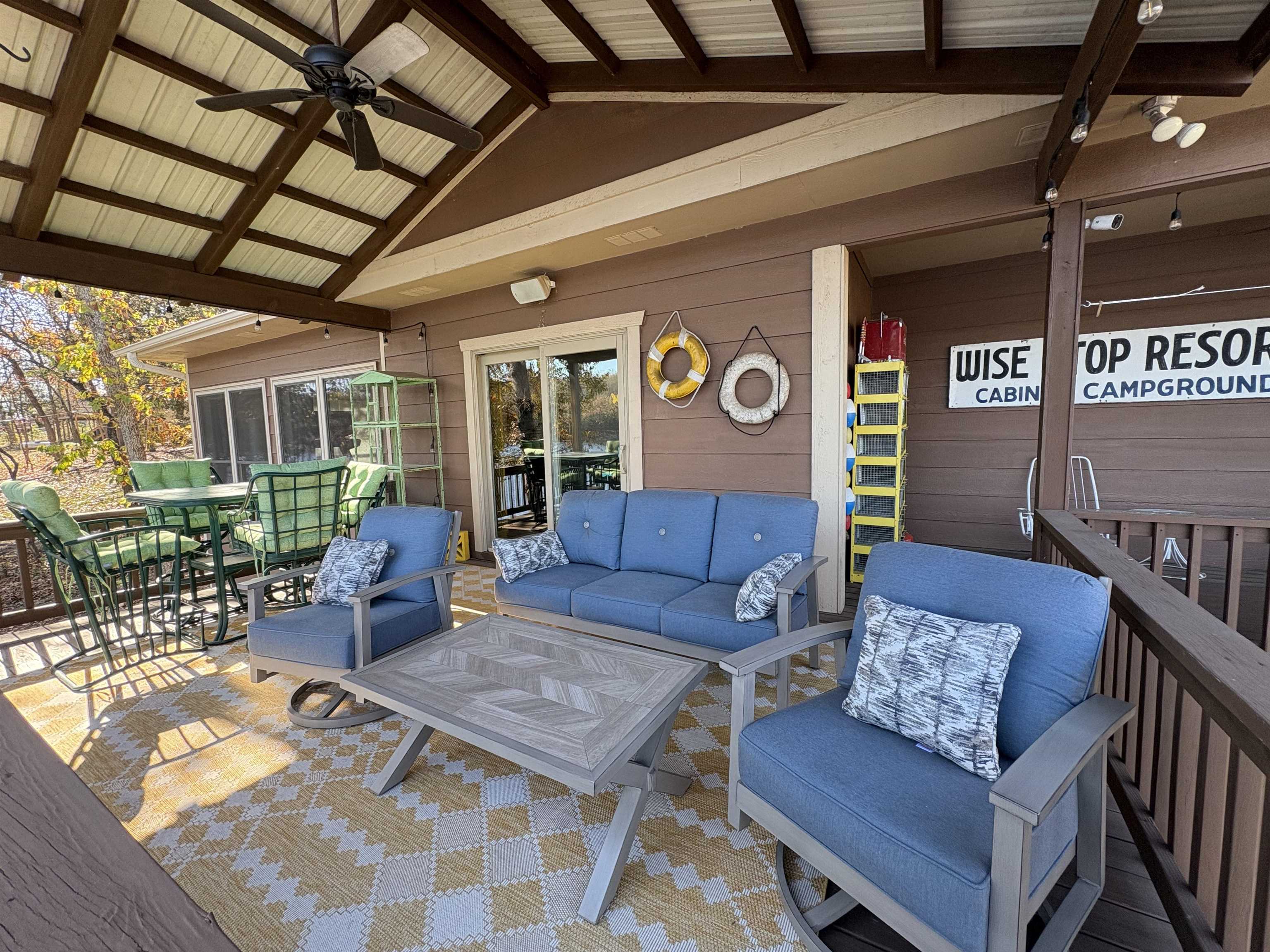 WEST LAKE - Residential