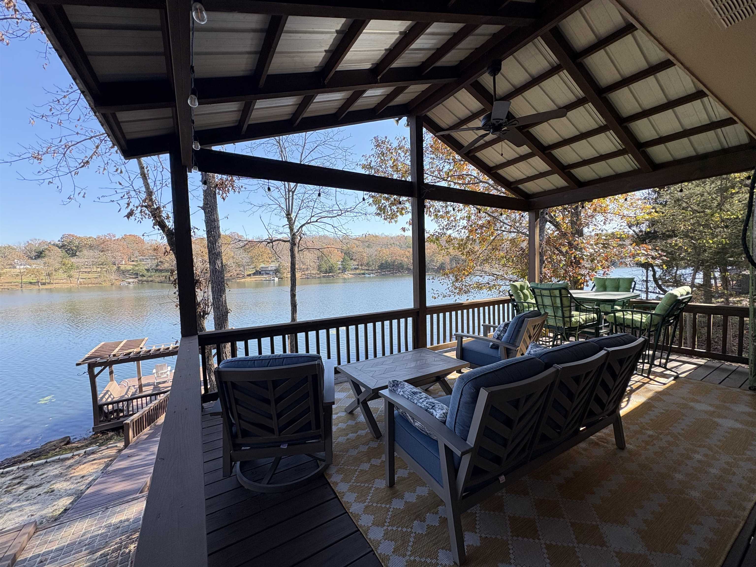 WEST LAKE - Residential