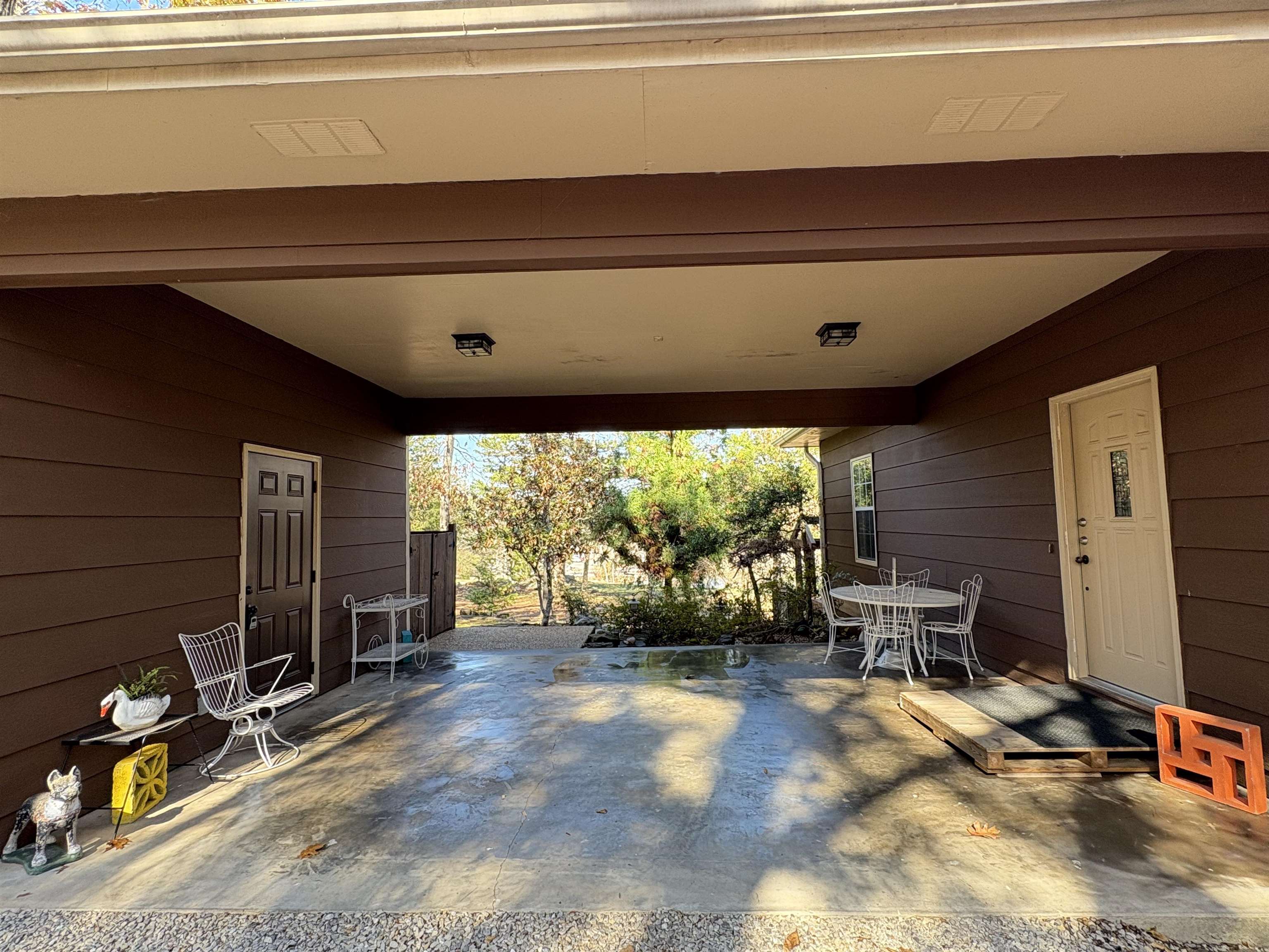 WEST LAKE - Residential