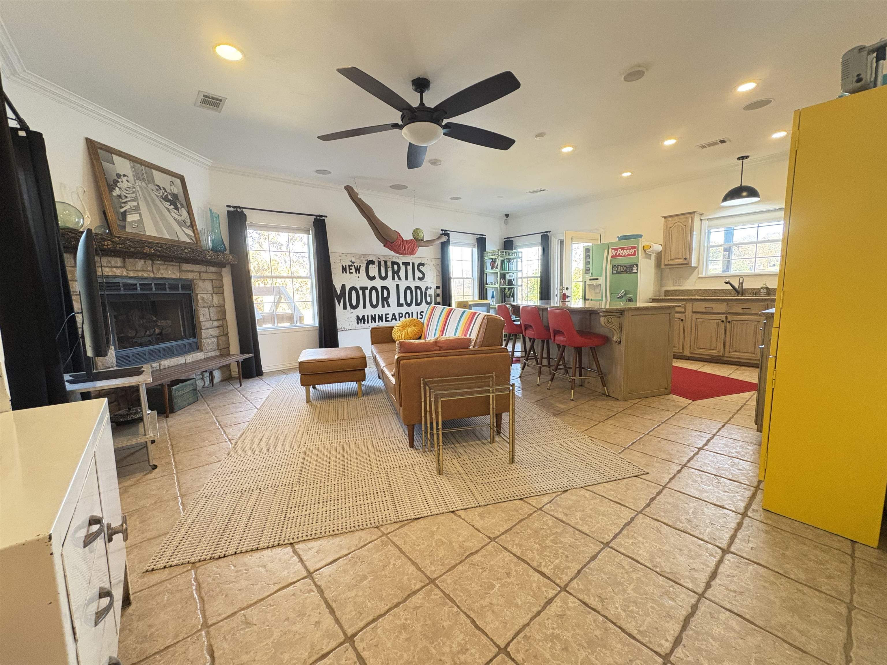 WEST LAKE - Residential