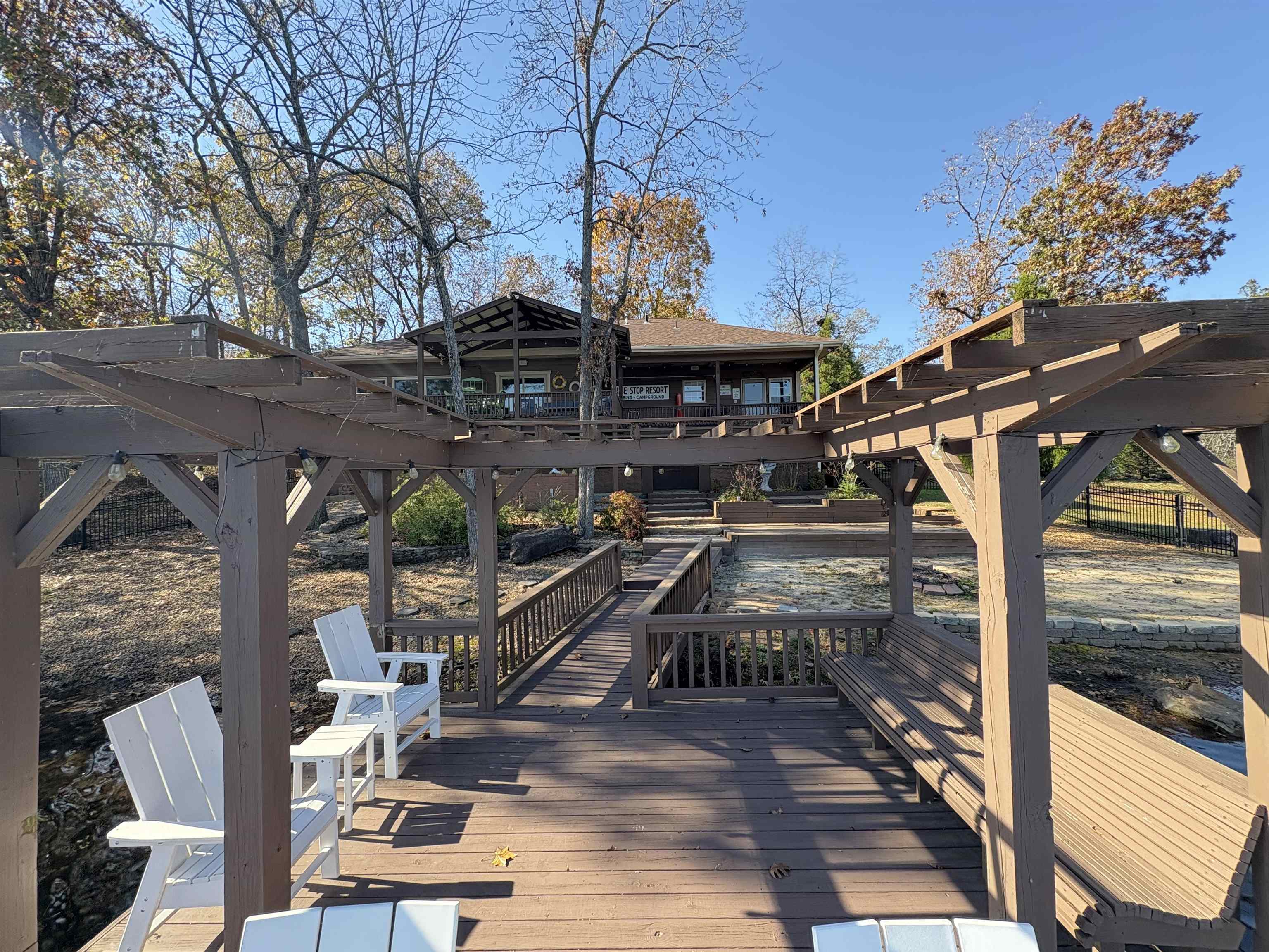 WEST LAKE - Residential