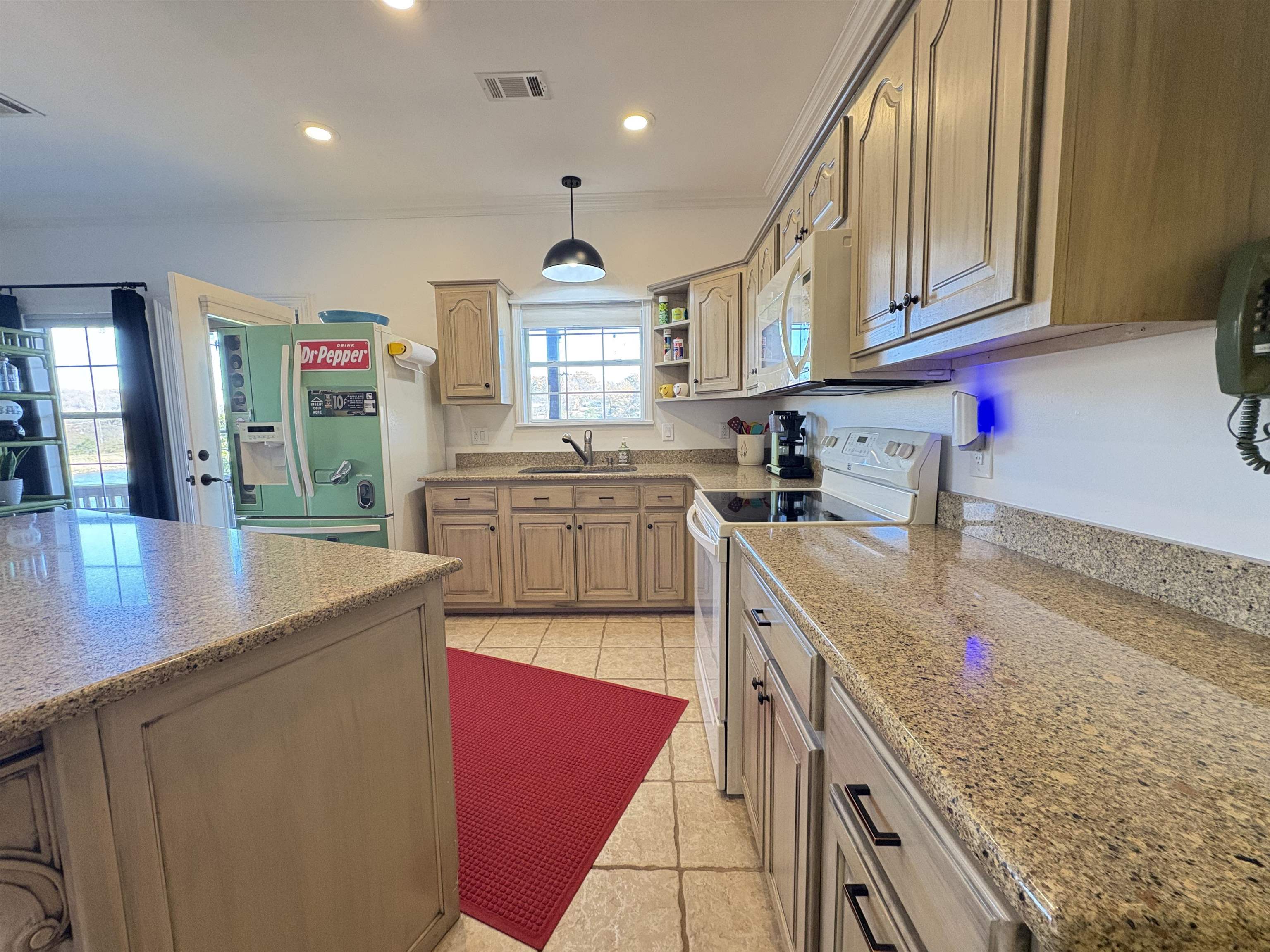 WEST LAKE - Residential